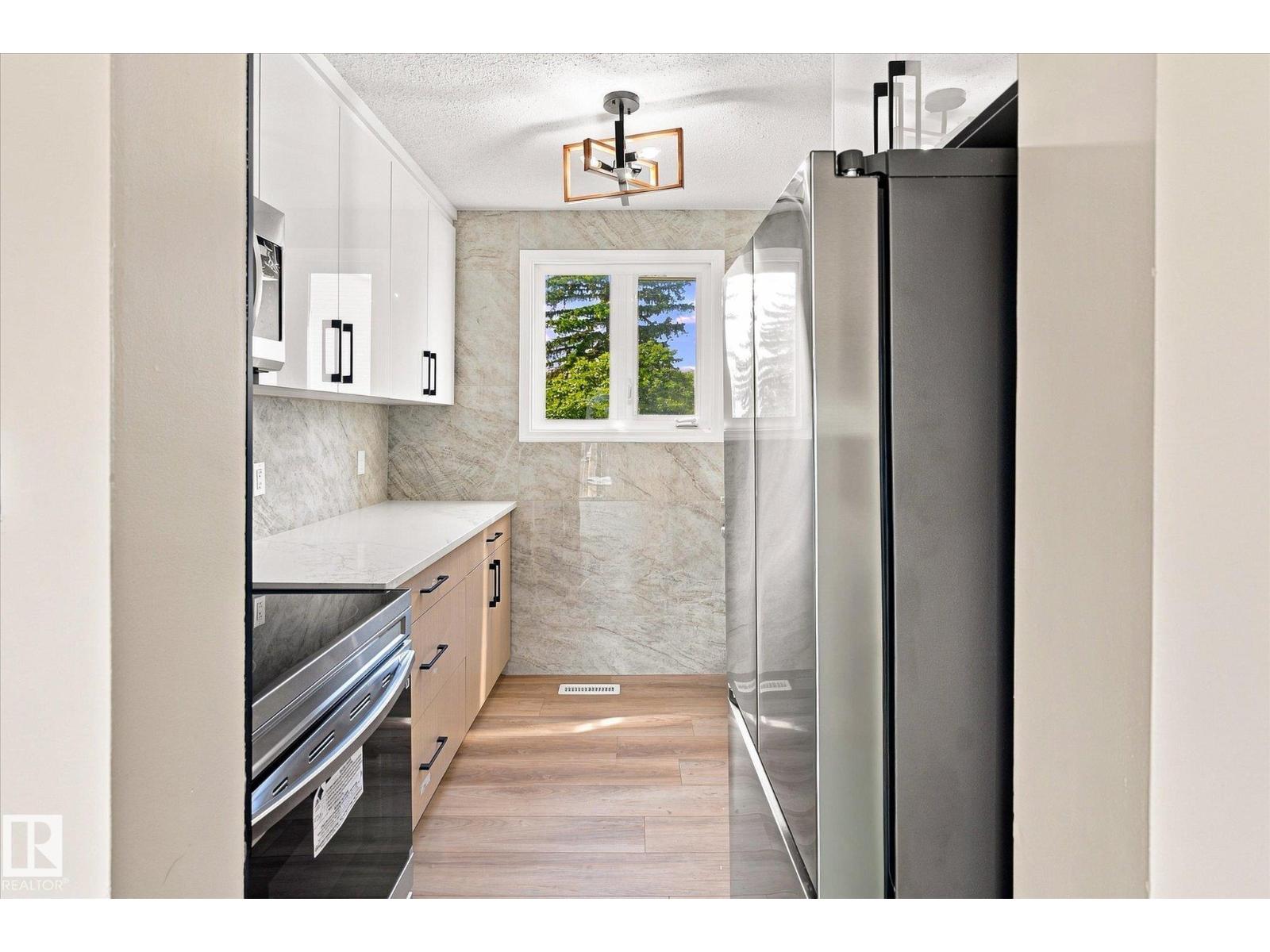 18307 66 Av Nw Property Photo 9