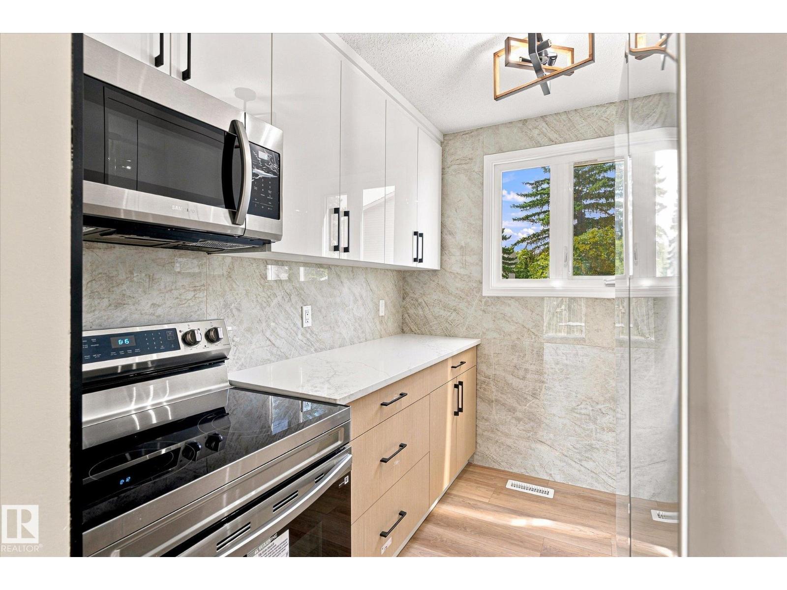 18307 66 Av Nw Property Photo 10