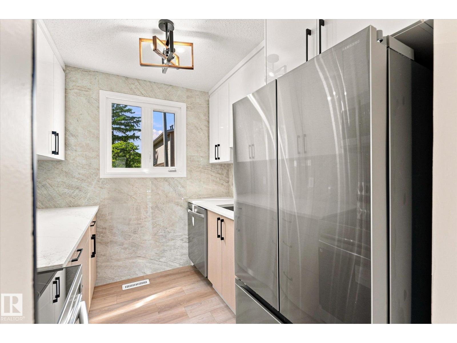 18307 66 Av Nw Property Photo 11