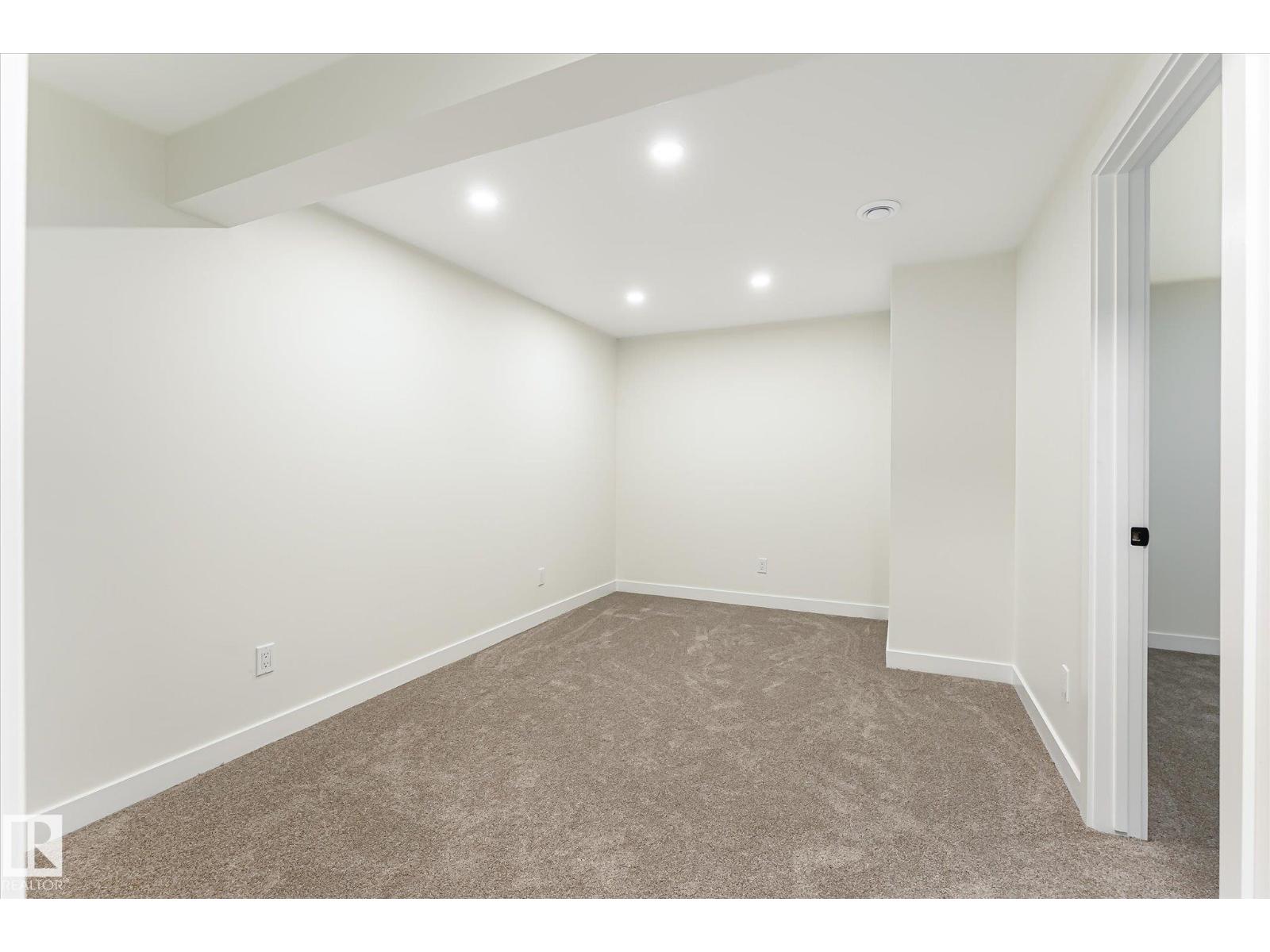 18307 66 Av Nw Property Photo 32
