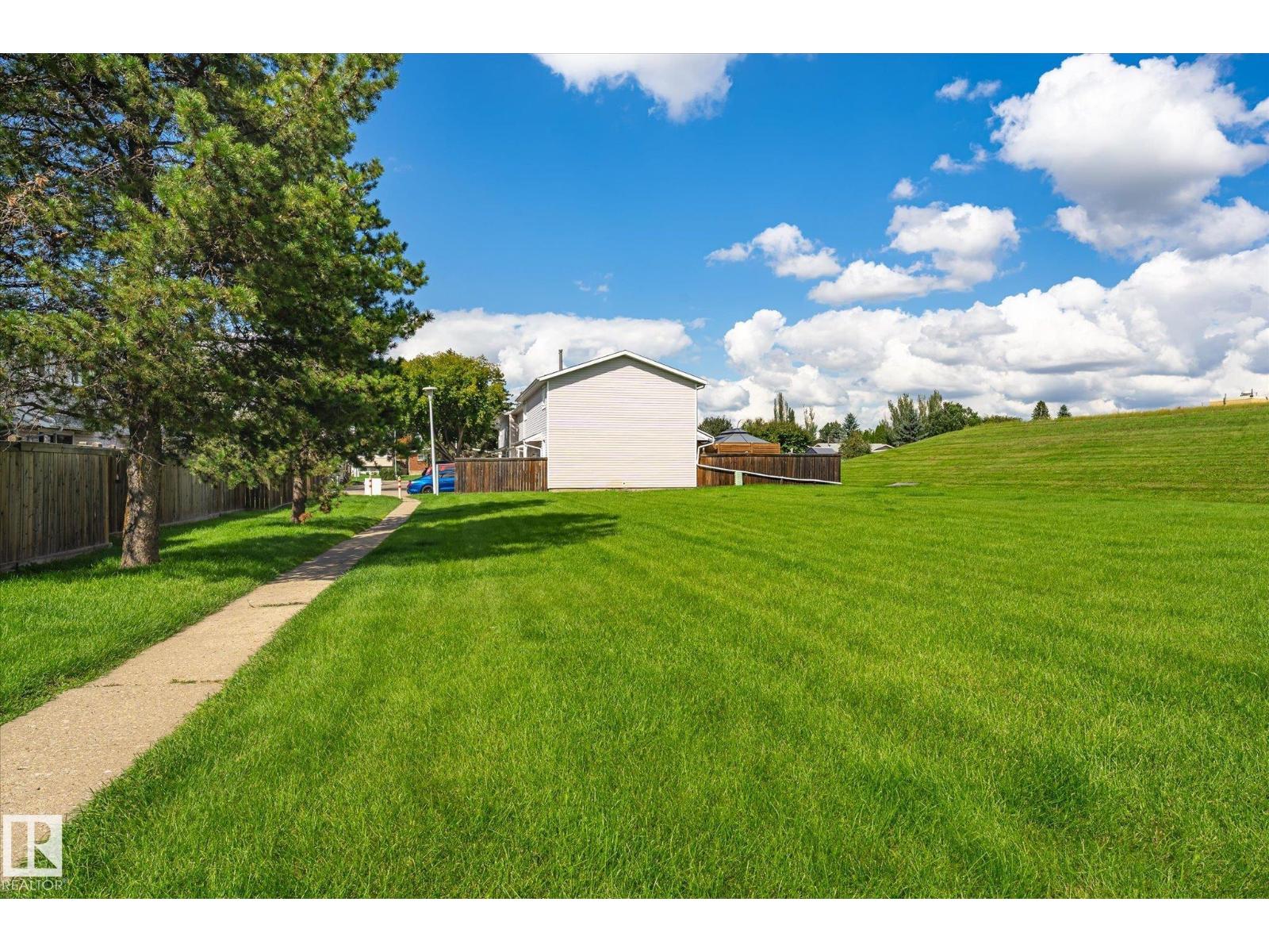 18307 66 Av Nw Property Photo 44
