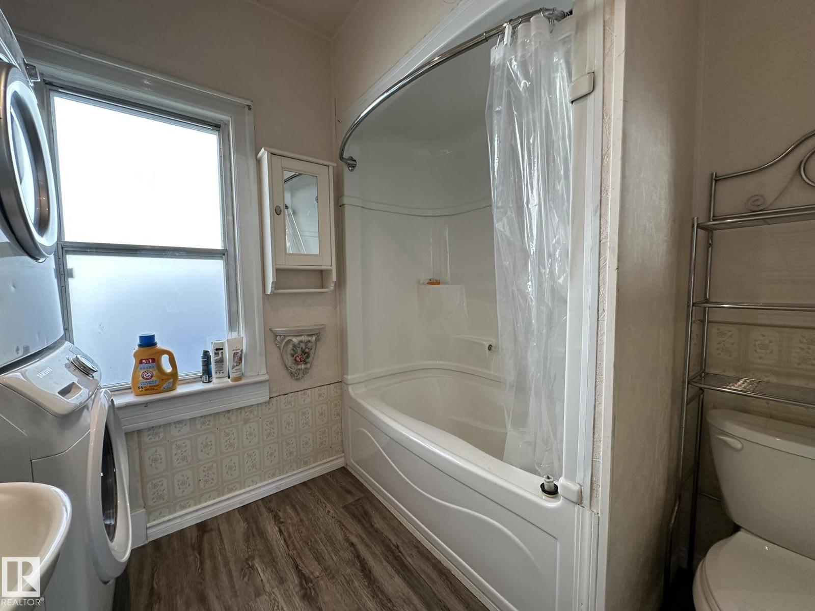 4522 51 St Property Photo 12