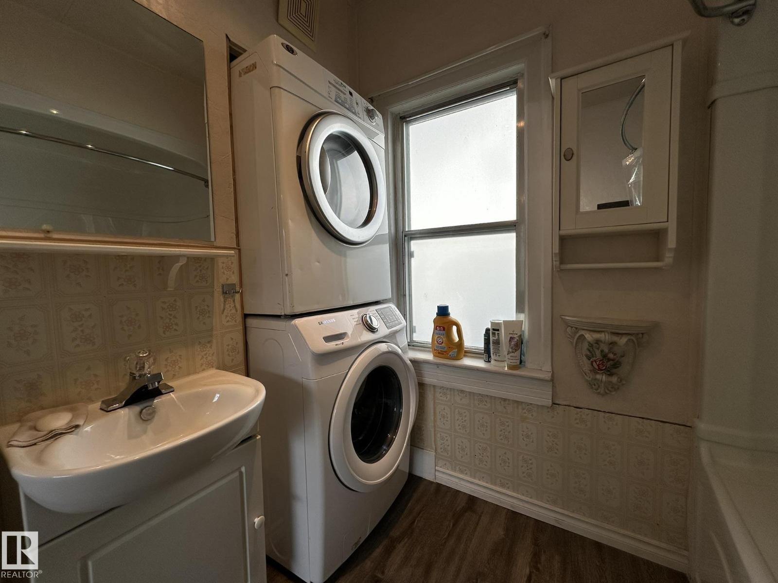 4522 51 St Property Photo 13