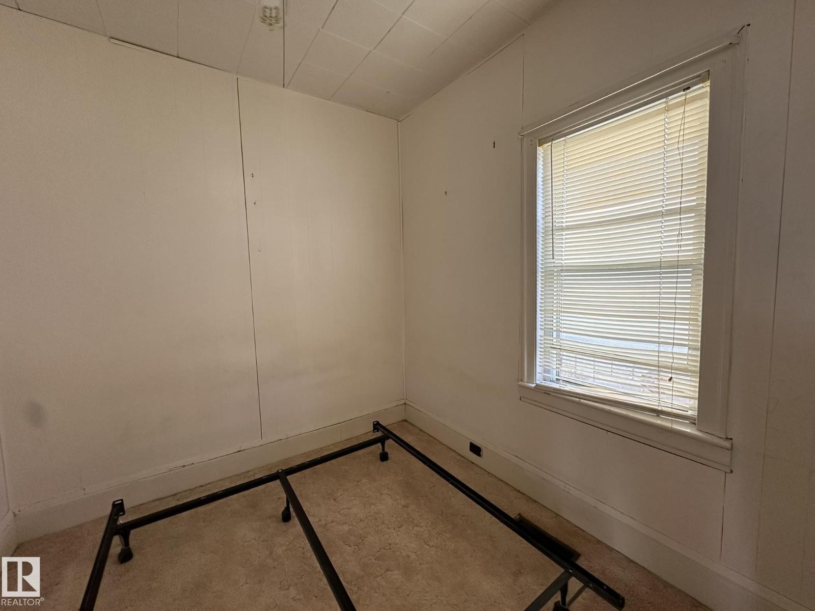 4522 51 St Property Photo 19