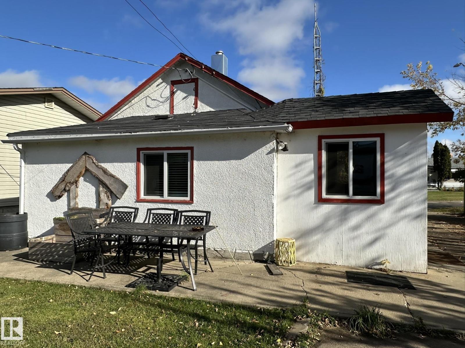 4522 51 St Property Photo 22