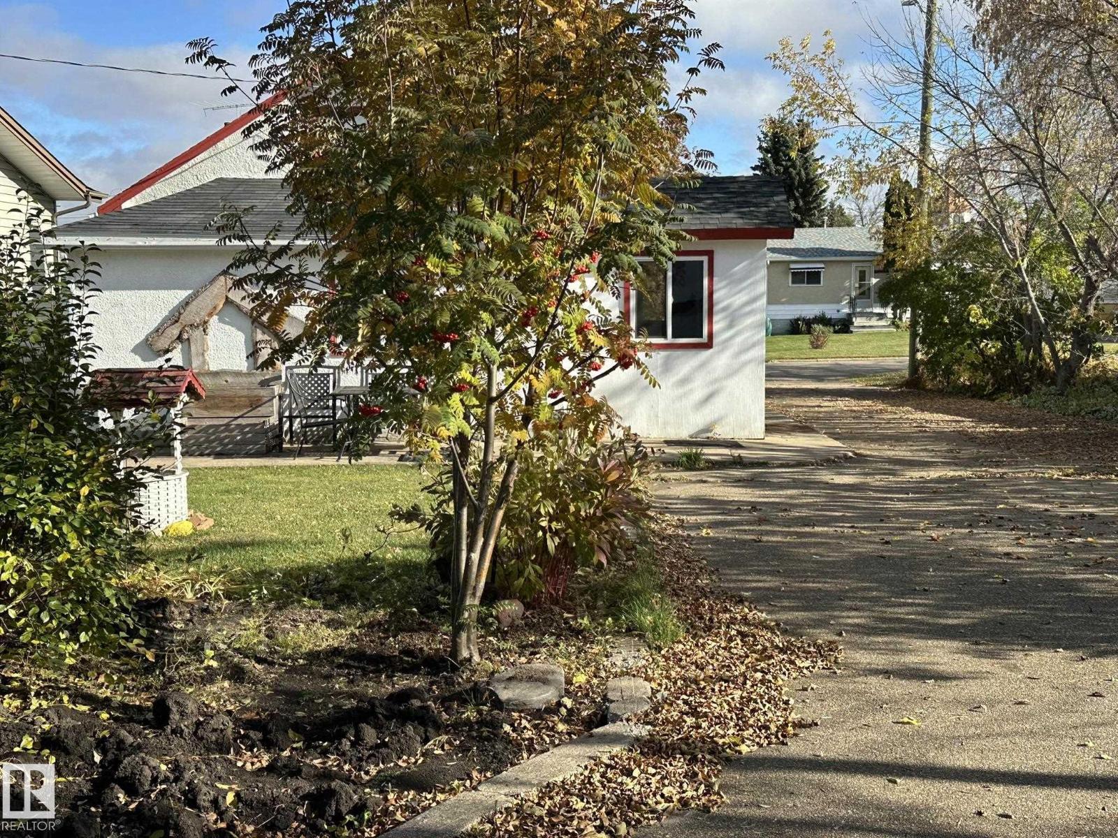 4522 51 St Property Photo 25