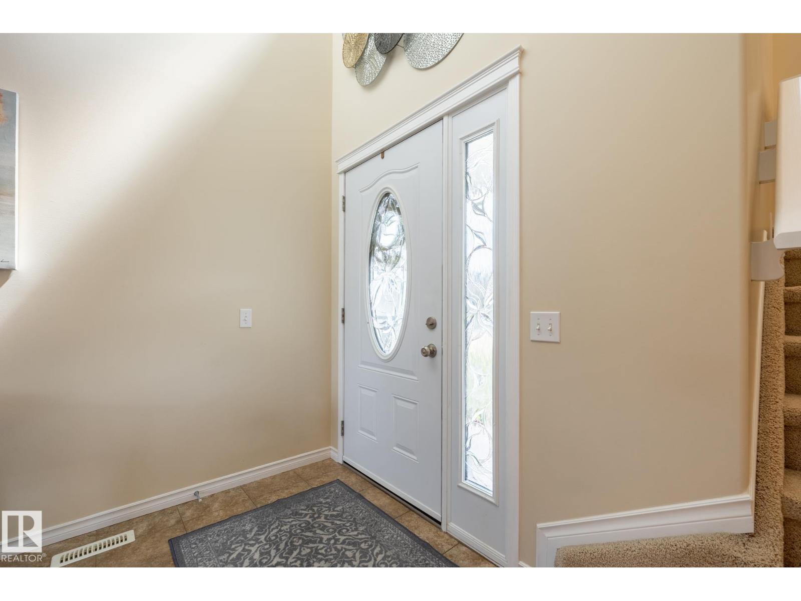 5820 7 Av Sw Property Photo 5