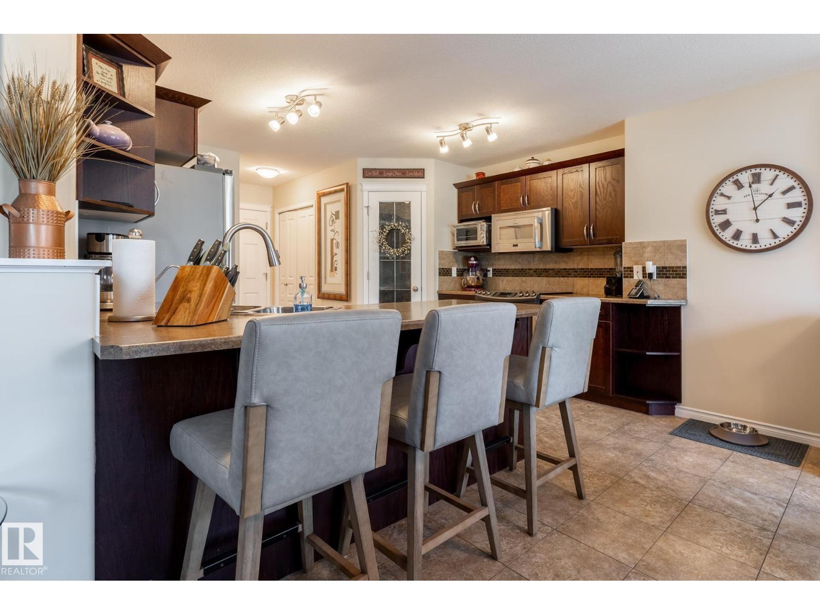 5820 7 Av Sw Property Photo 14
