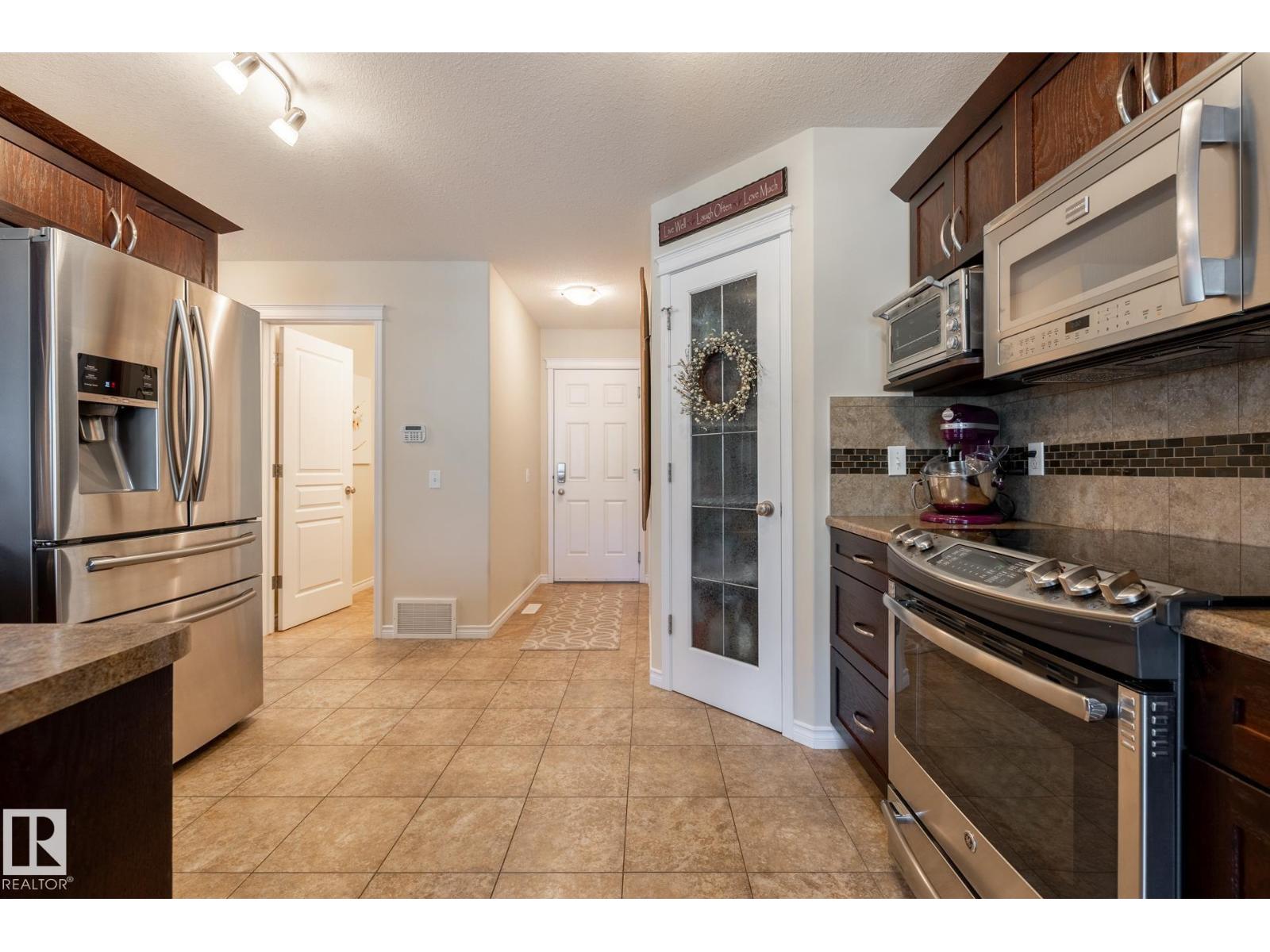 5820 7 Av Sw Property Photo 17
