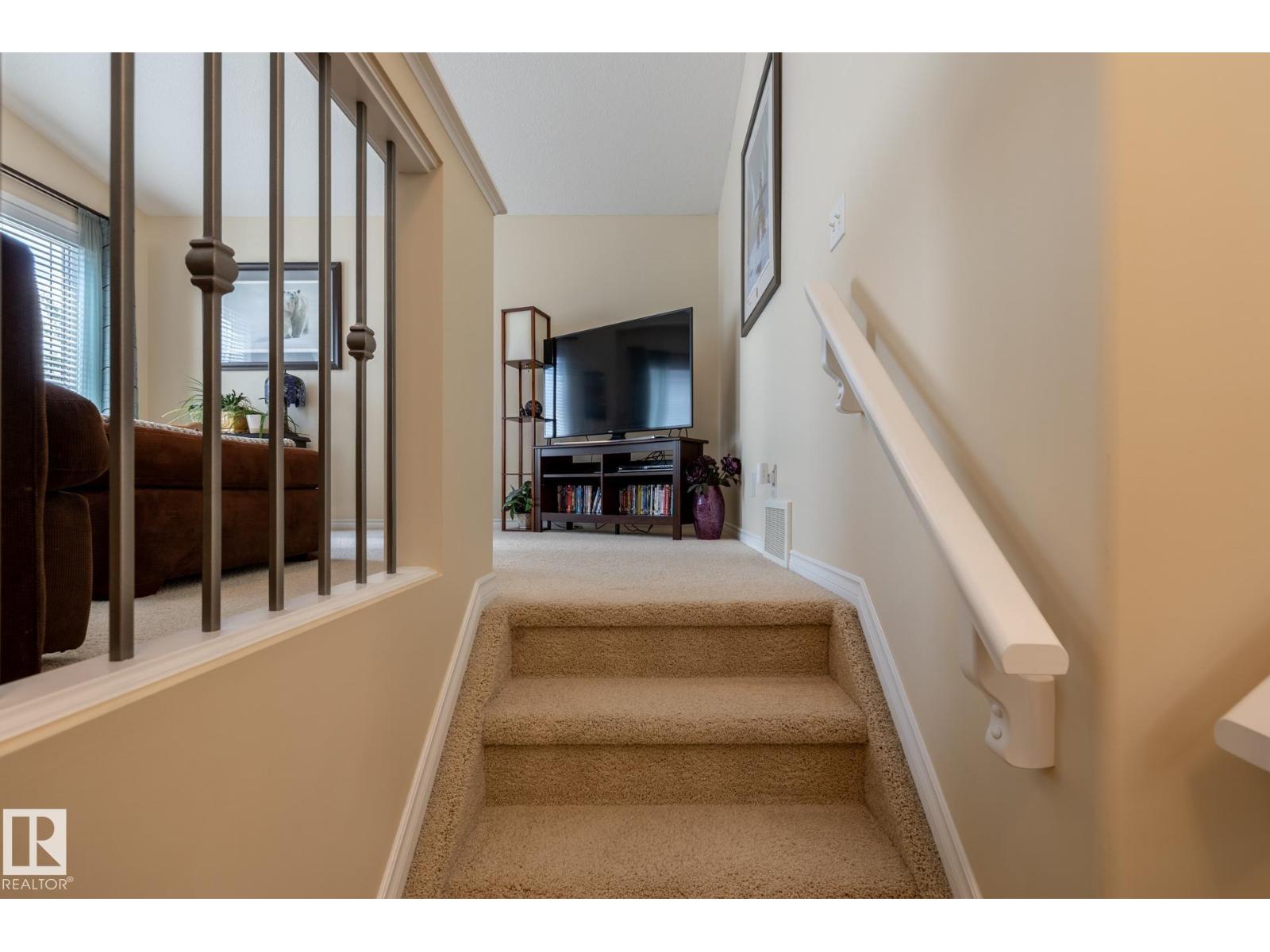 5820 7 Av Sw Property Photo 22