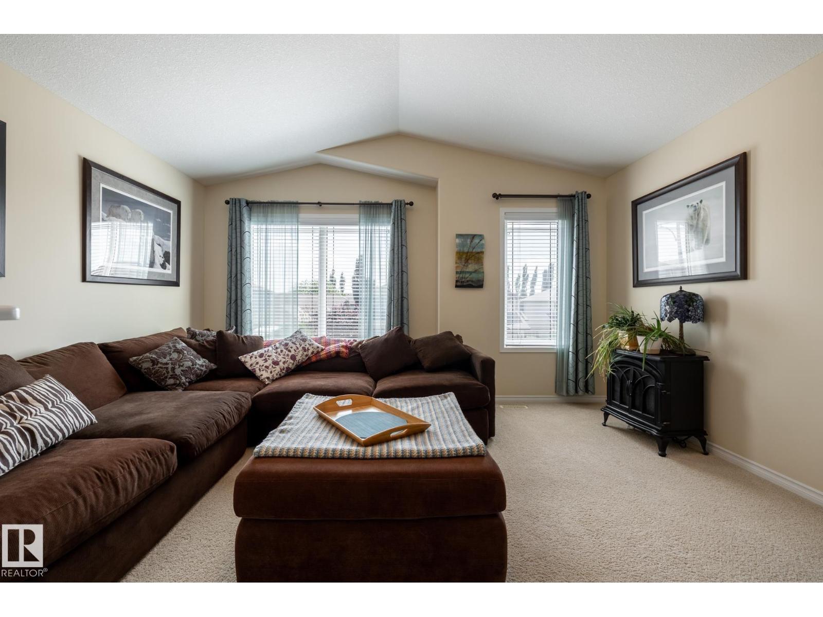 5820 7 Av Sw Property Photo 26