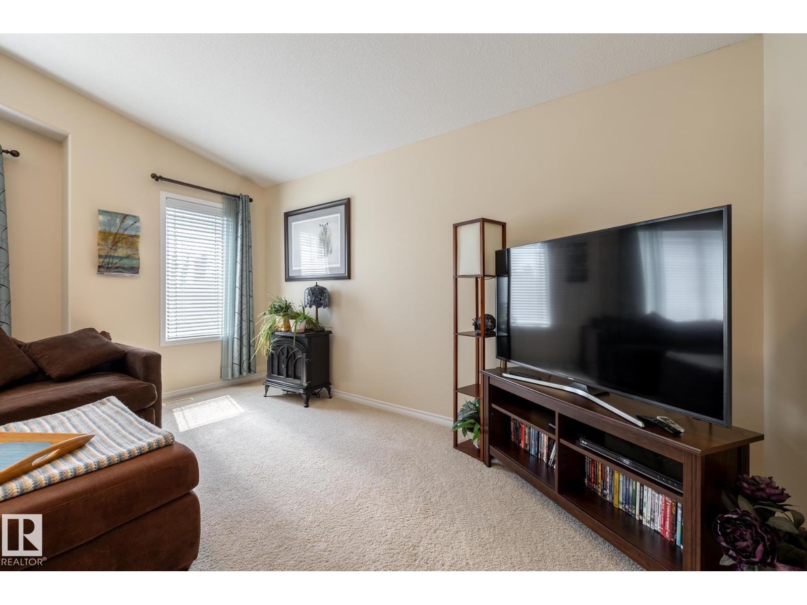 5820 7 Av Sw Property Photo 27