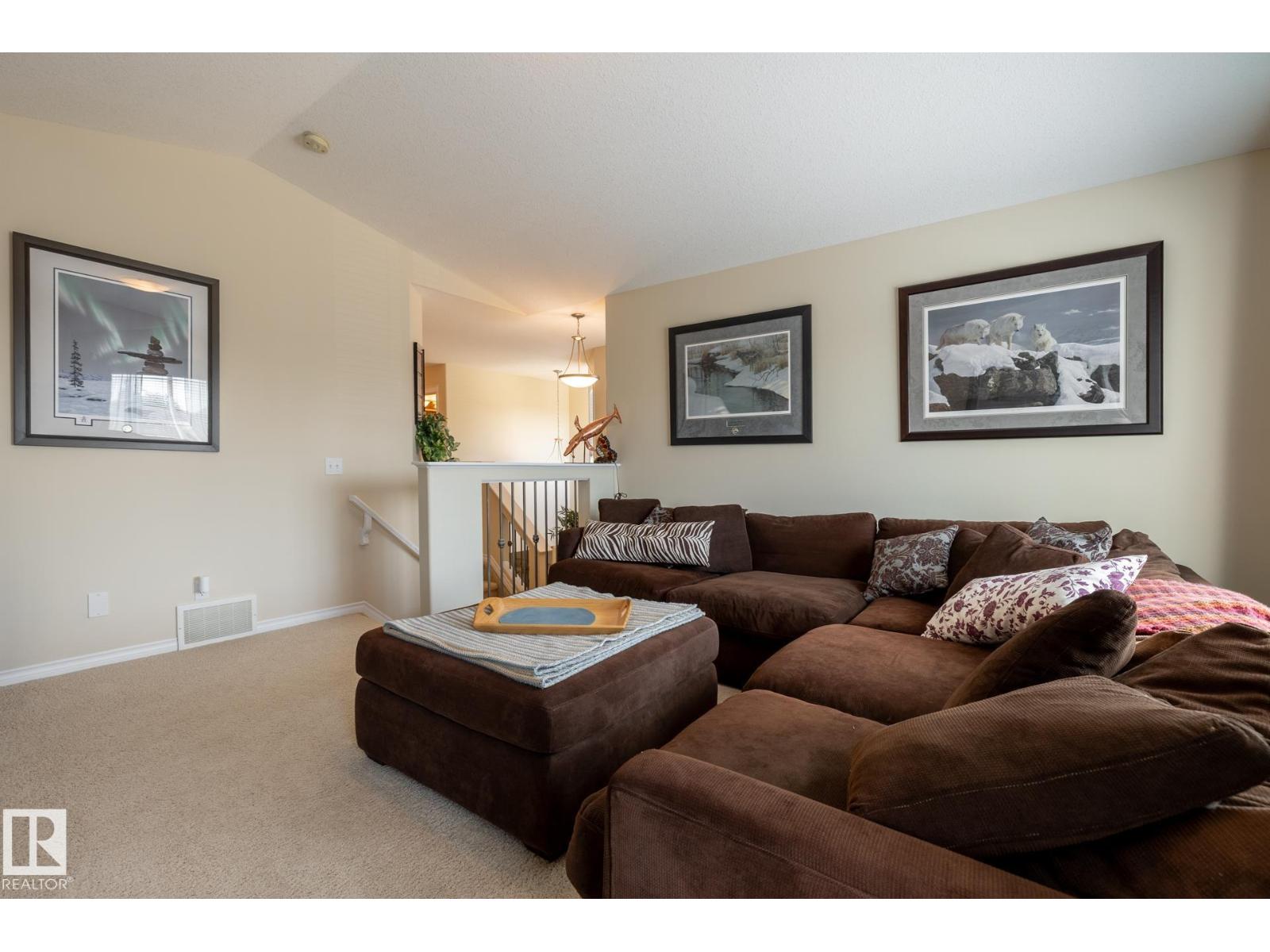 5820 7 Av Sw Property Photo 29