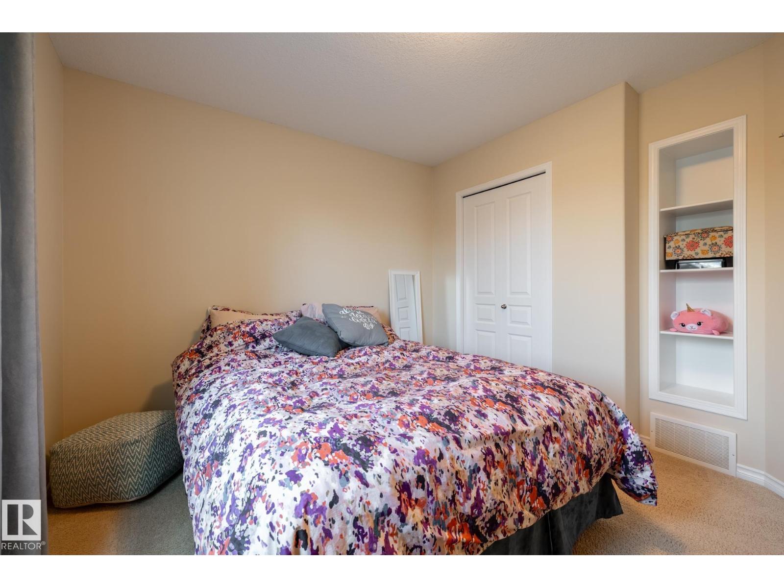 5820 7 Av Sw Property Photo 35