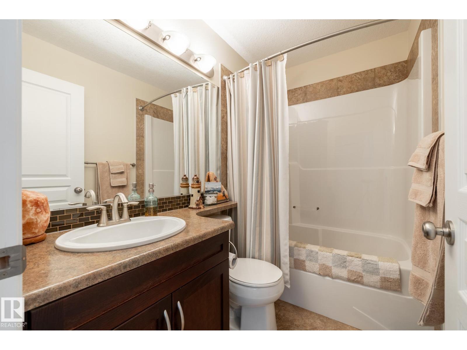 5820 7 Av Sw Property Photo 37