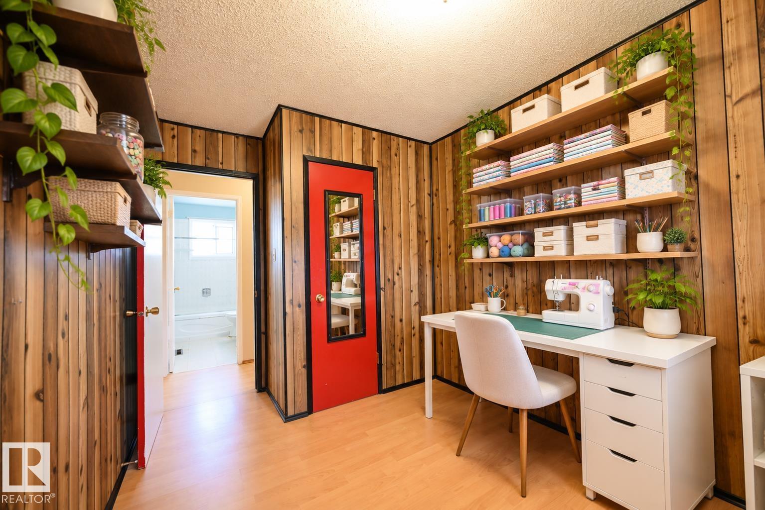 5014 54 Av Property Photo 18