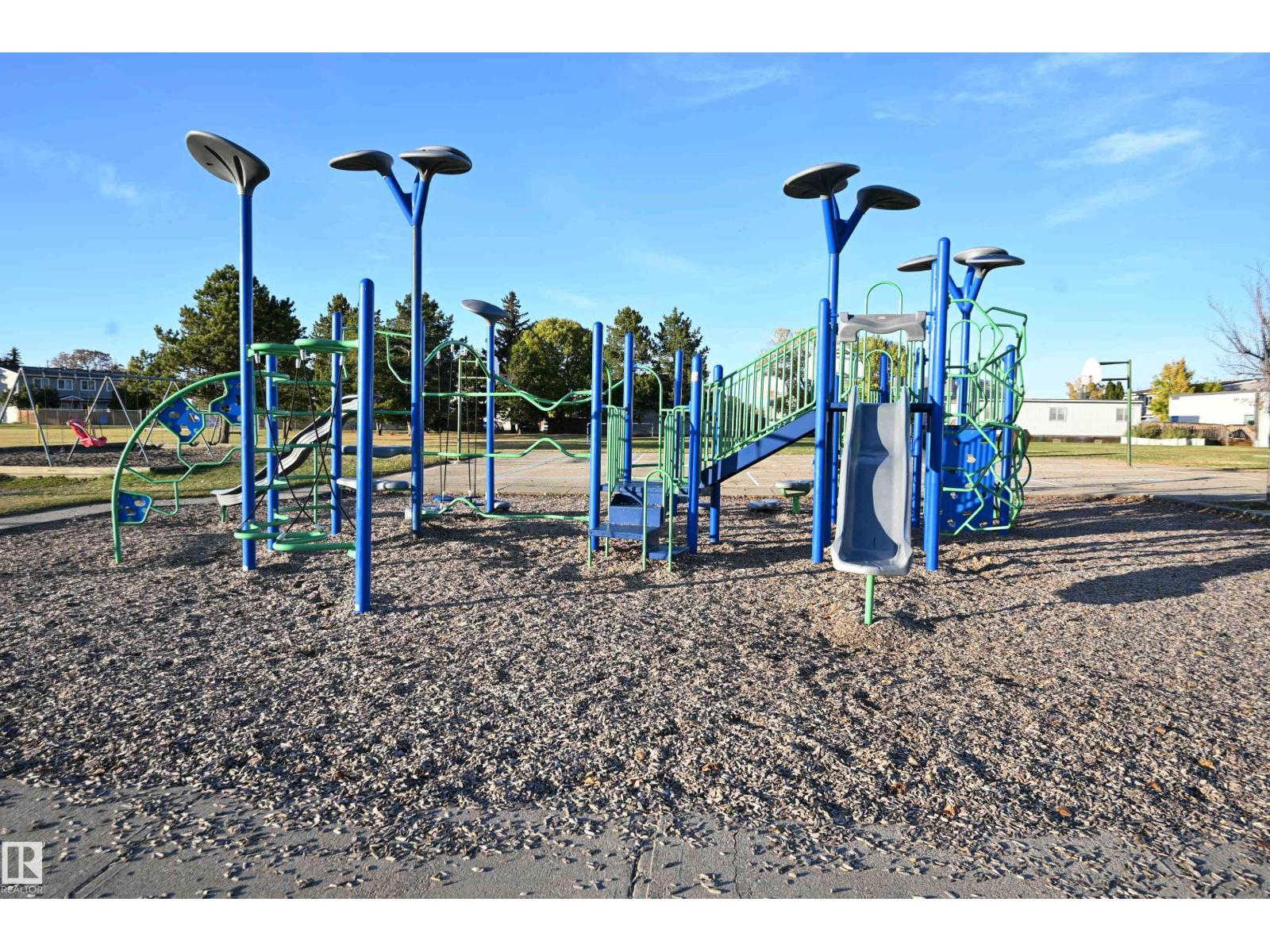 5014 54 Av Property Photo 32