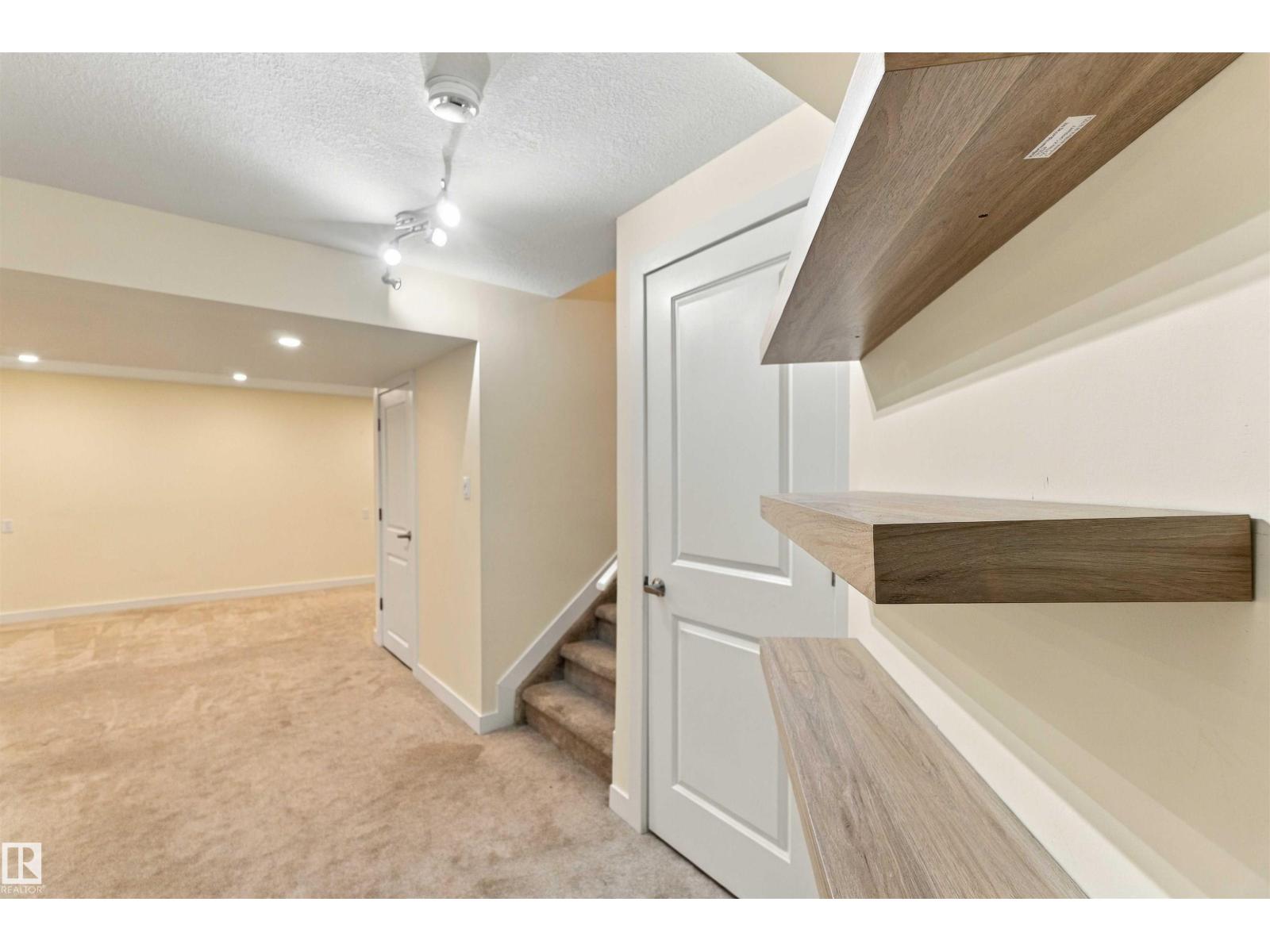 3 Peter St Property Photo 41