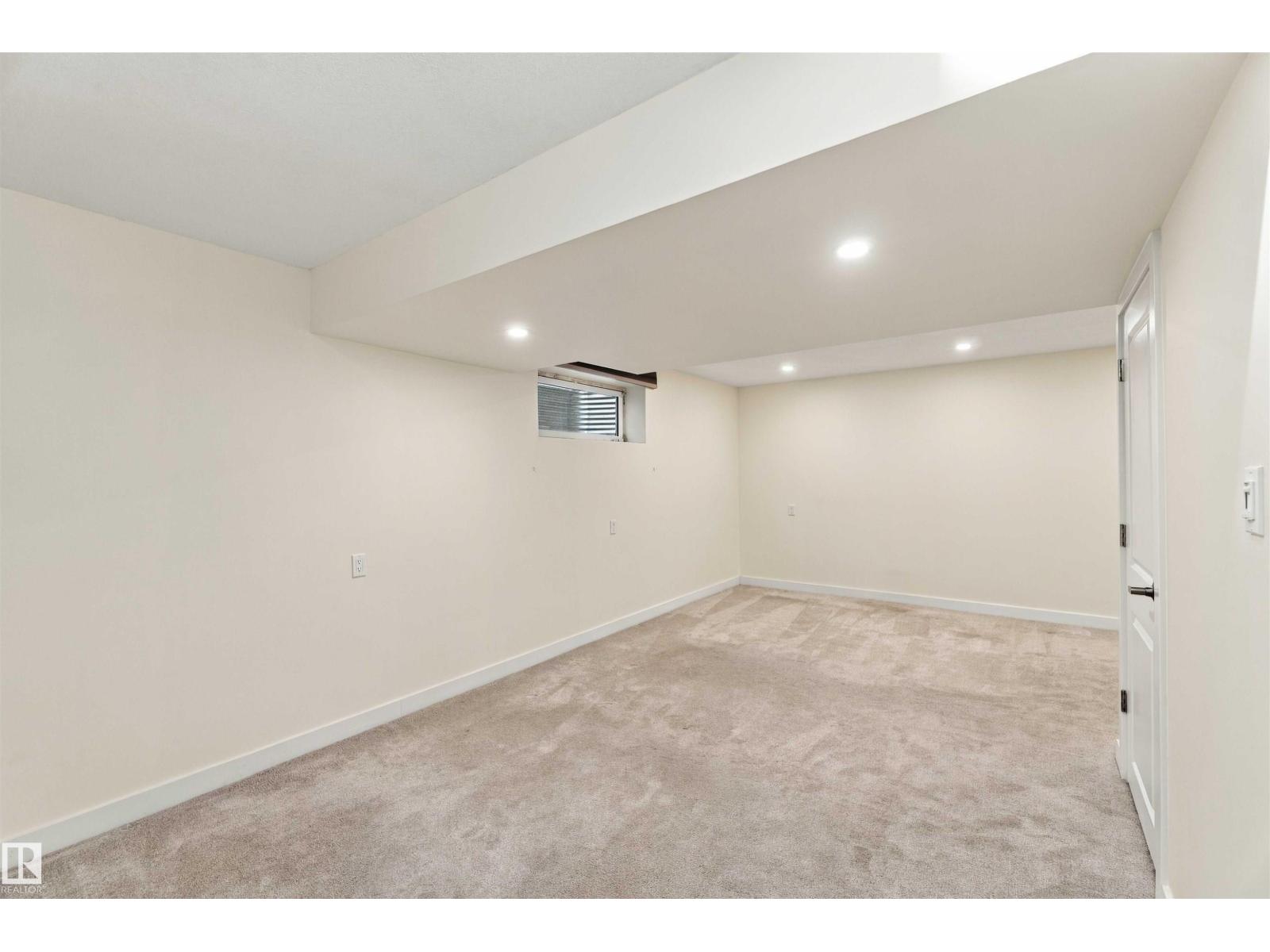 3 Peter St Property Photo 42