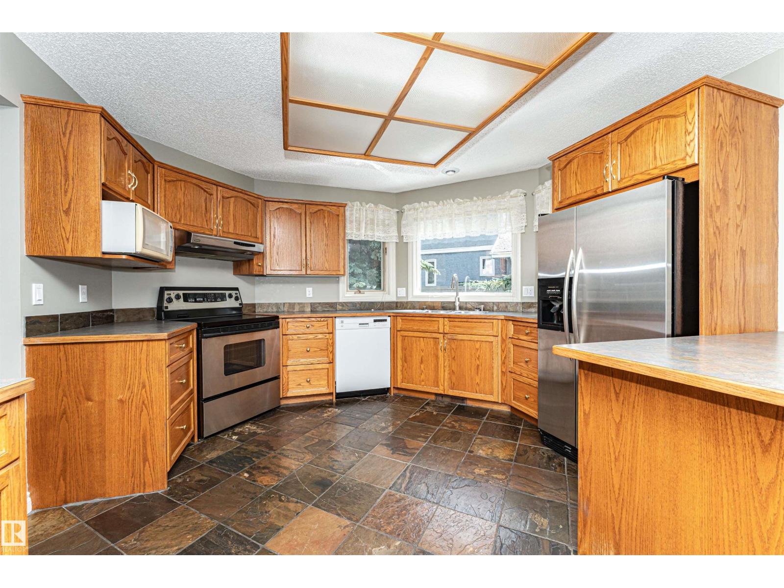 221 Ockenden Pl Nw Property Photo 25