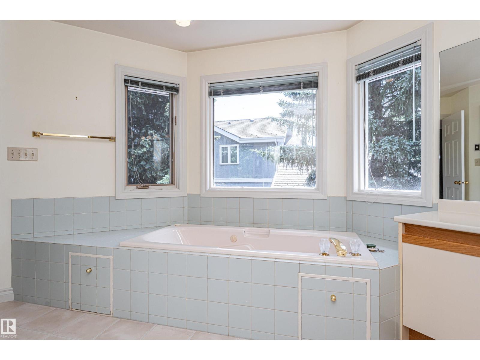 221 Ockenden Pl Nw Property Photo 40