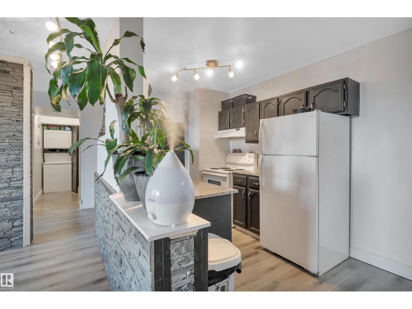 #802 10145 109 St Nw Property Photo 10