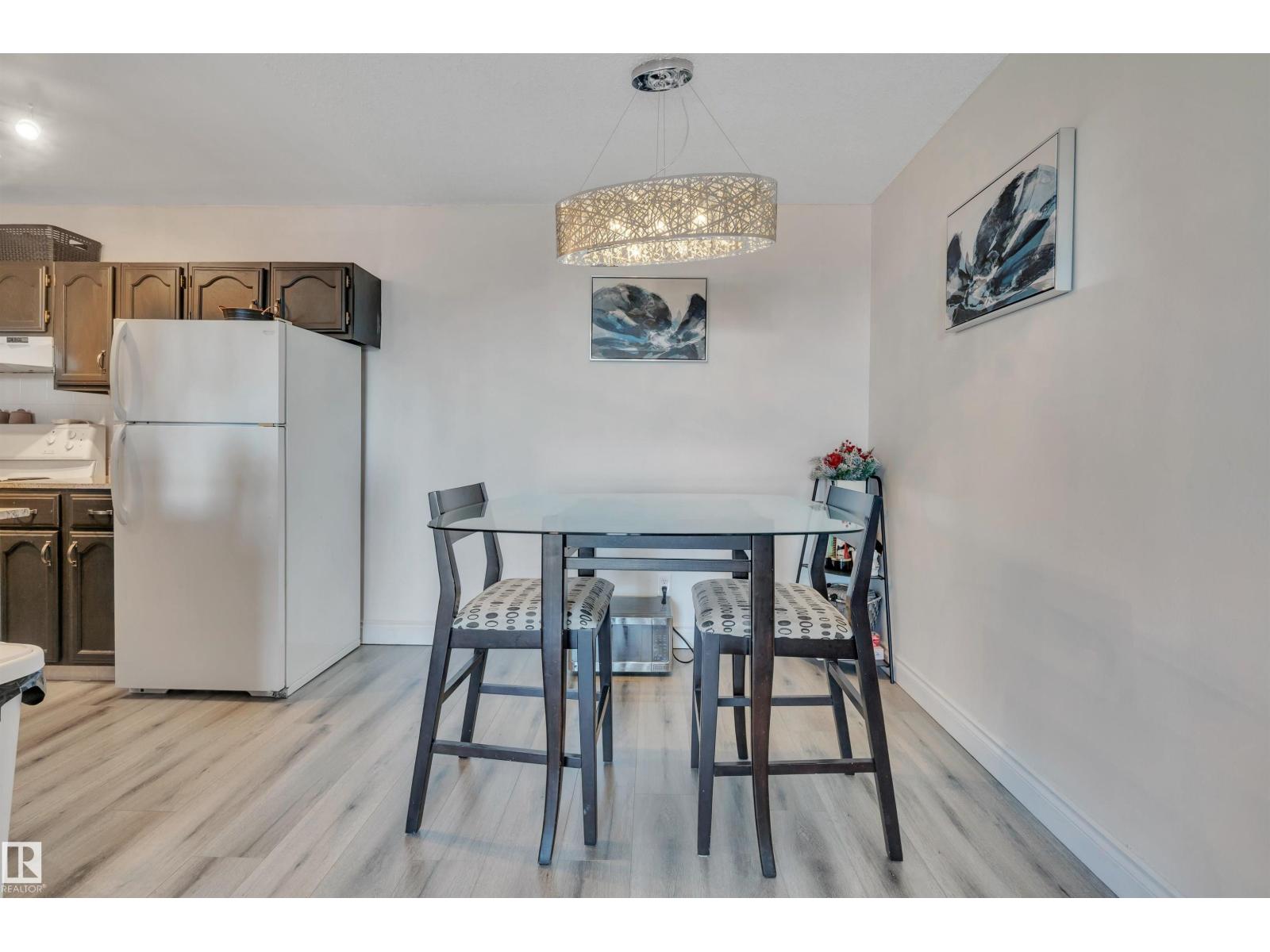 #802 10145 109 St Nw Property Photo 12