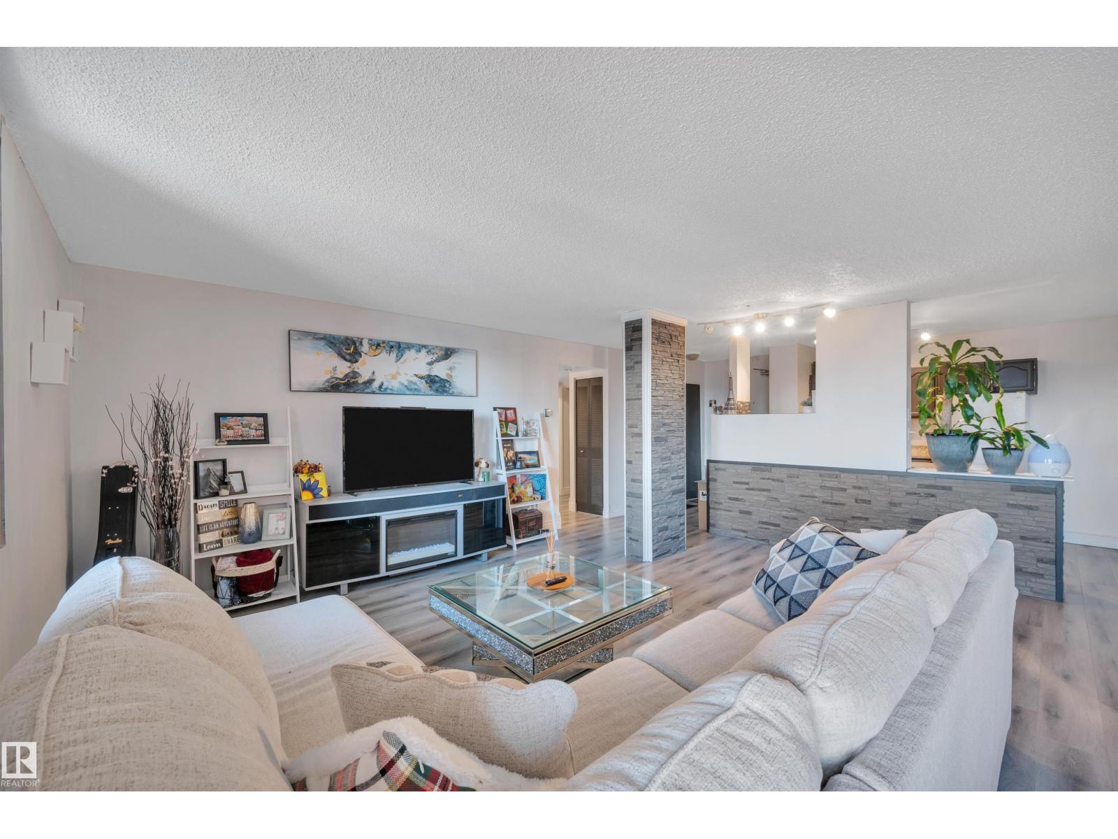 #802 10145 109 St Nw Property Photo 15