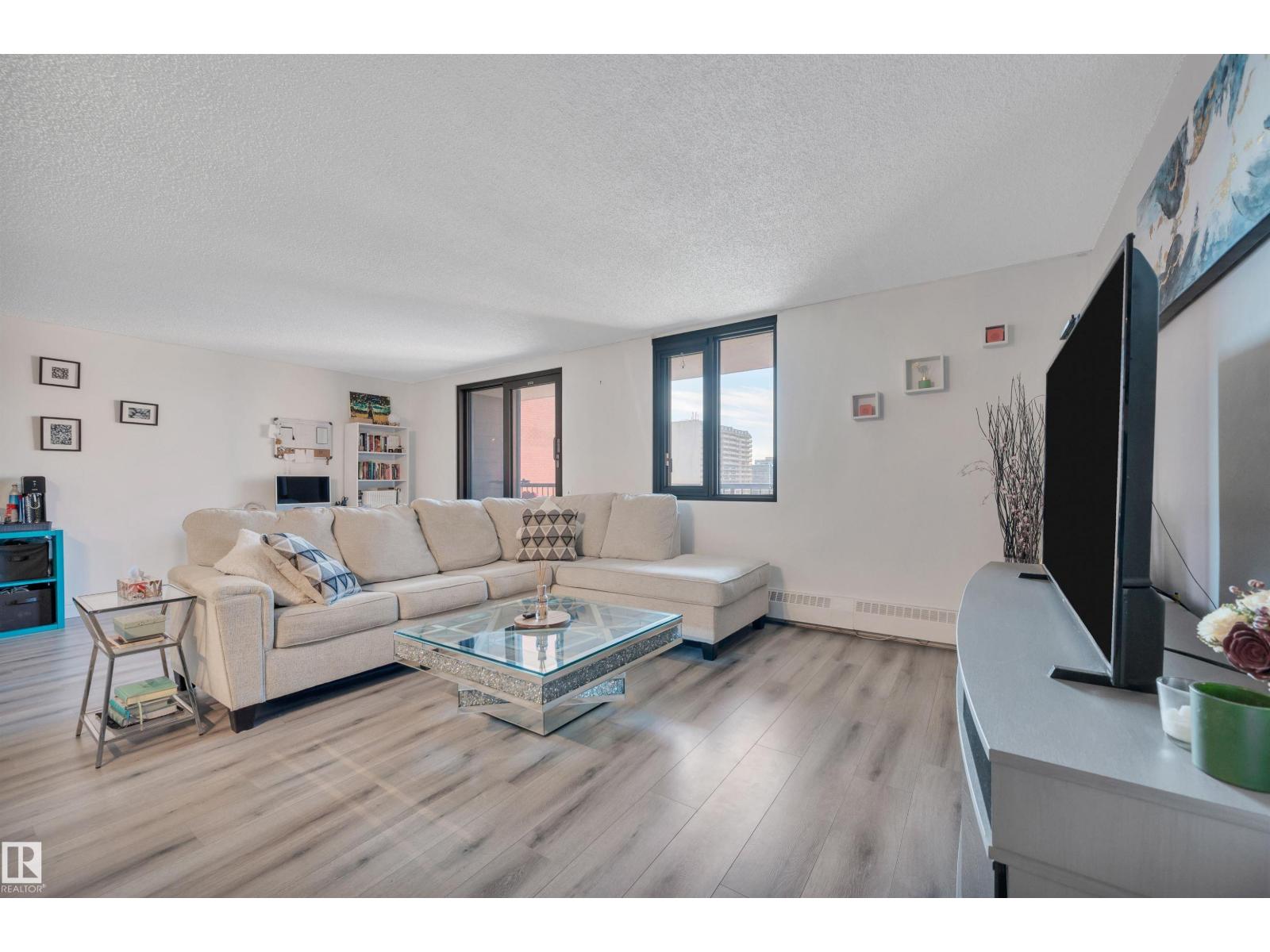 #802 10145 109 St Nw Property Photo 16
