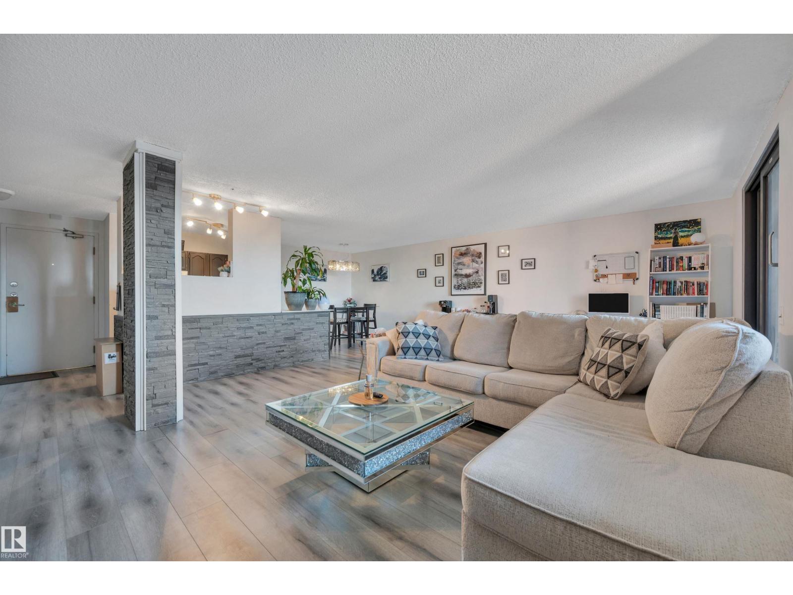 #802 10145 109 St Nw Property Photo 17