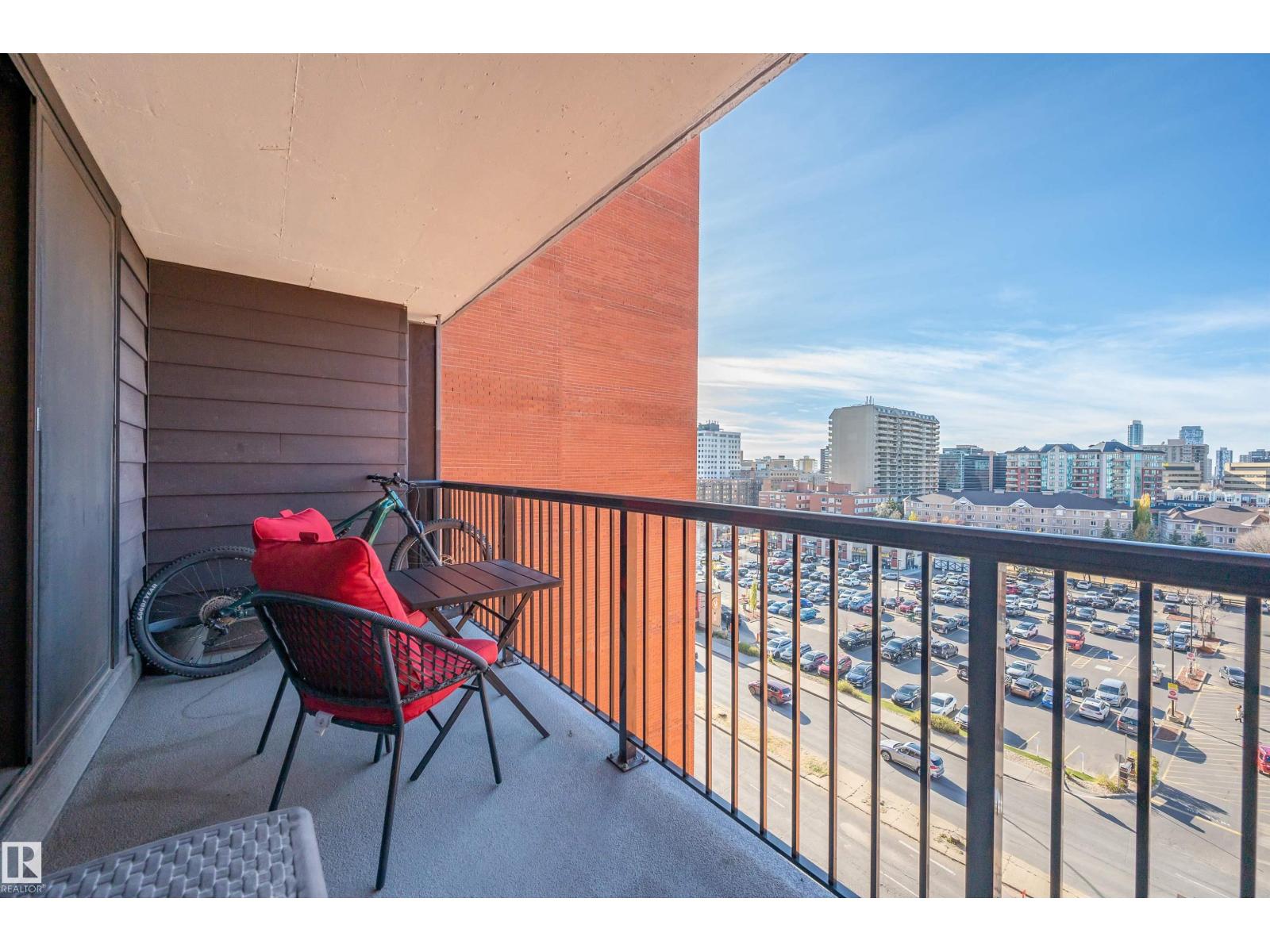 #802 10145 109 St Nw Property Photo 22
