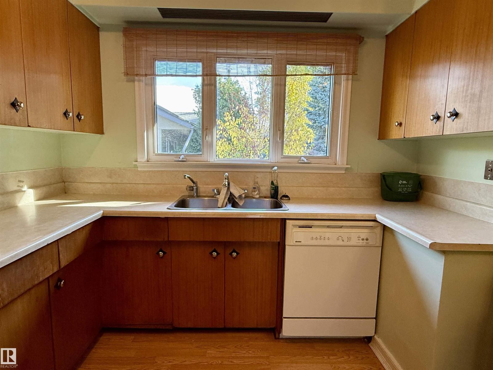 9333 146 St Nw Property Photo 22
