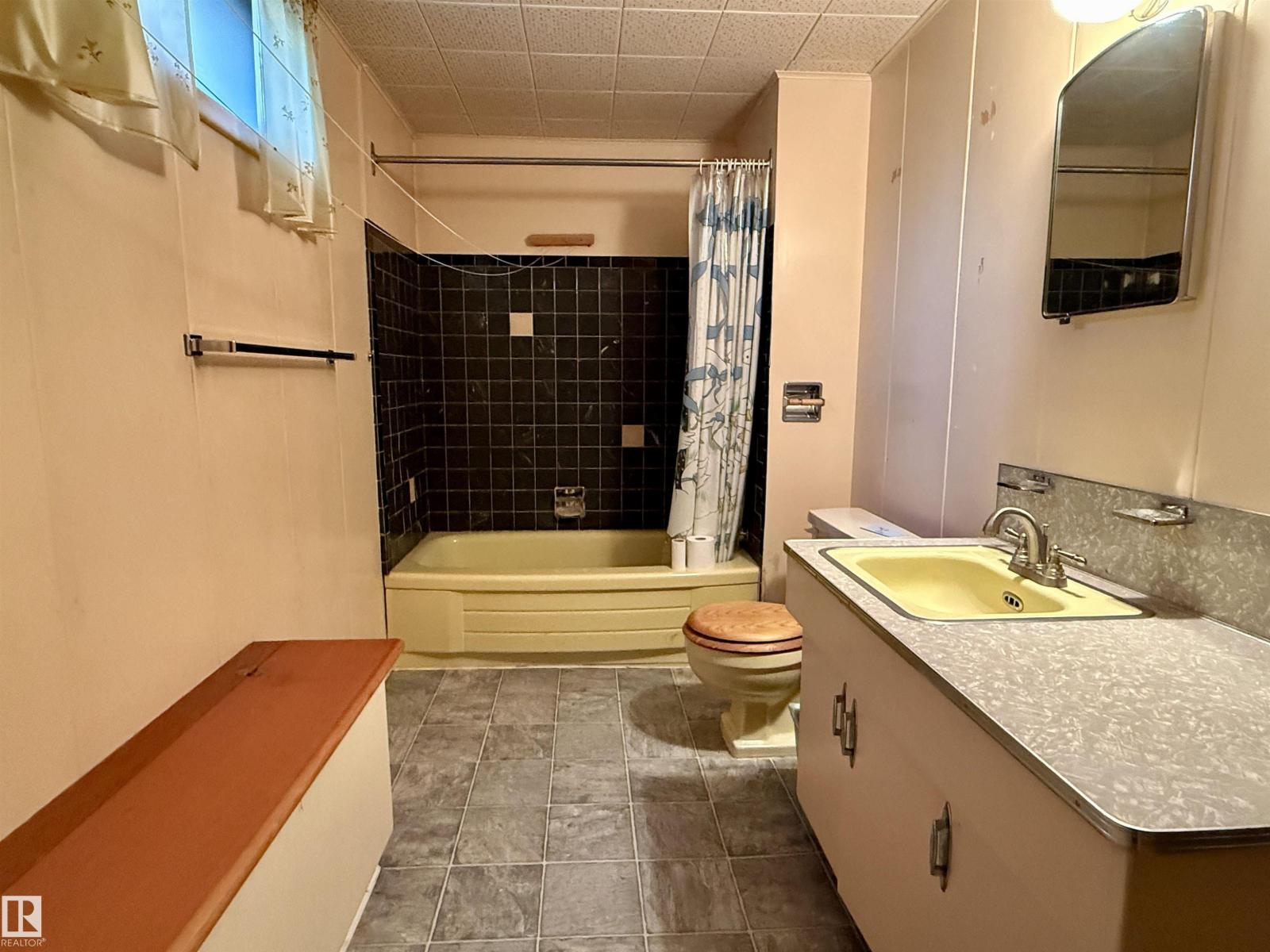 9333 146 St Nw Property Photo 35
