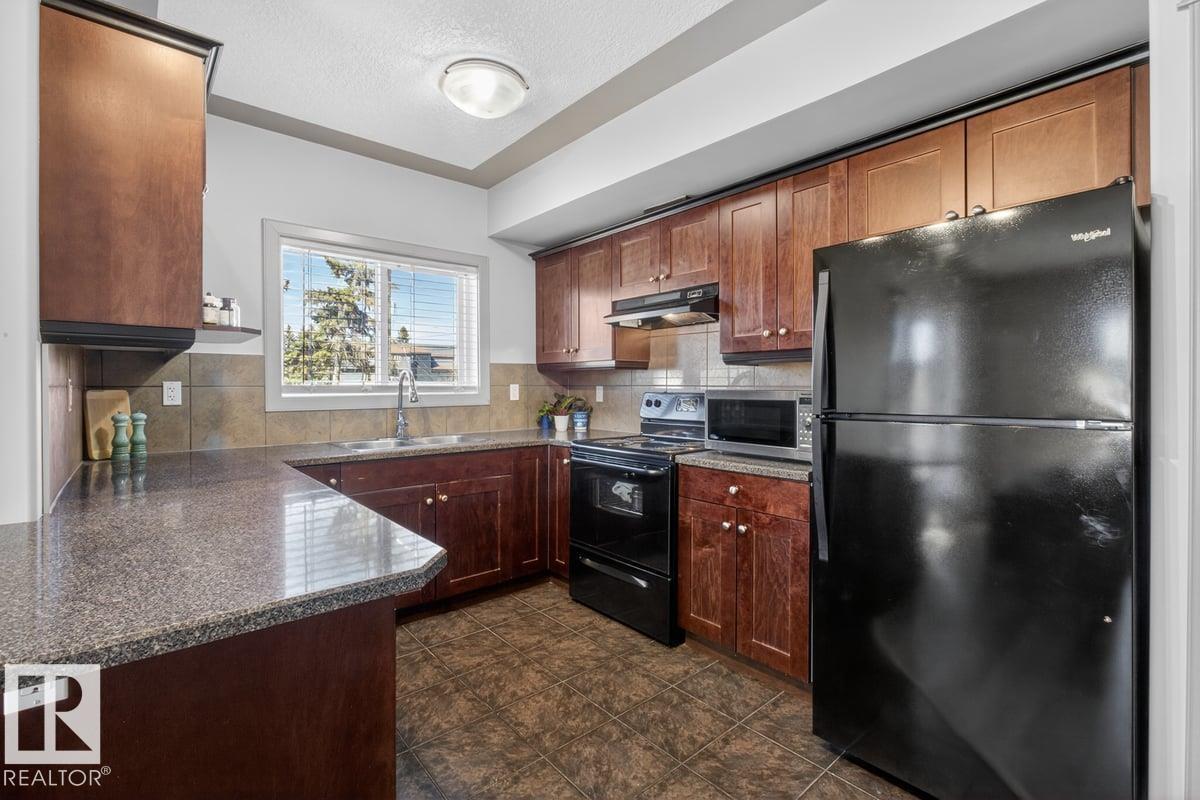 #101 4415 48 St Property Photo 6