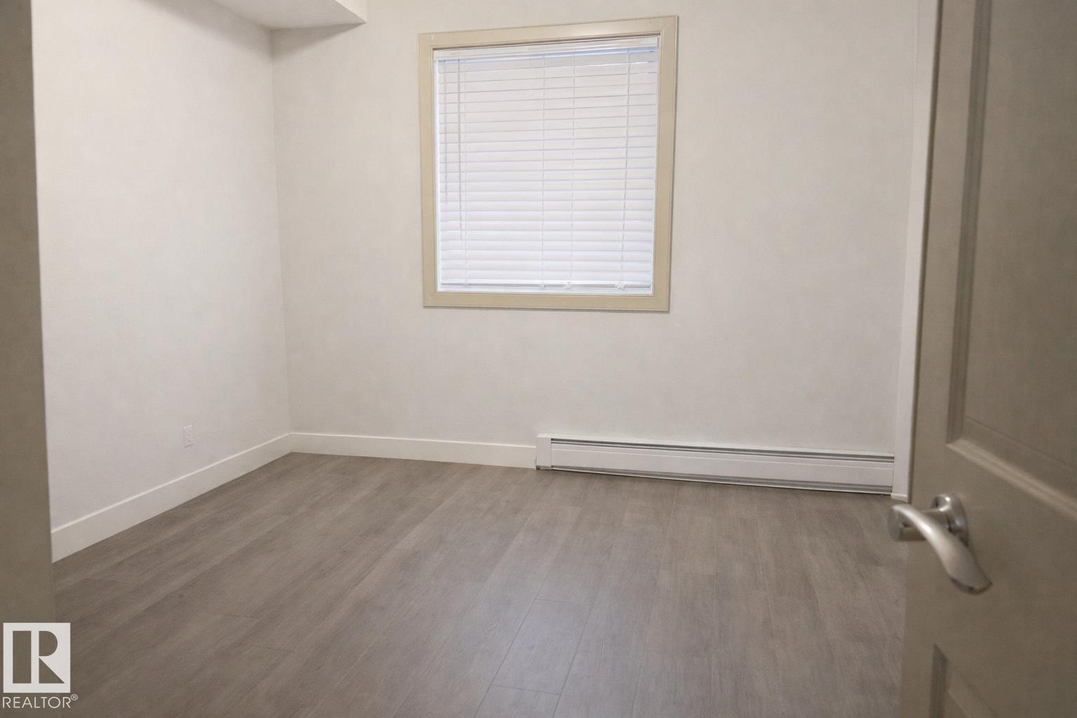 #101 4415 48 St Property Photo 13