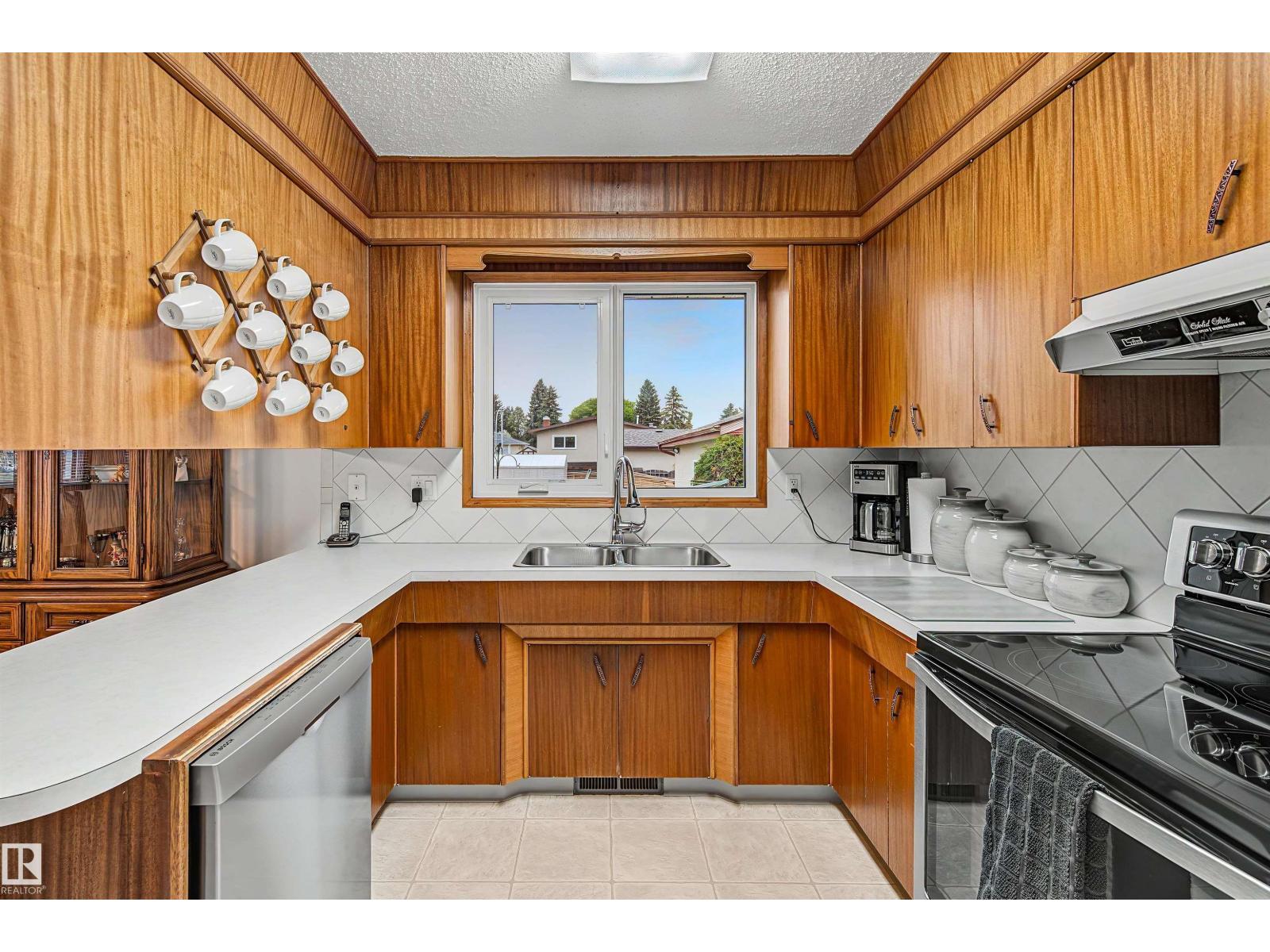7336 147 Av Nw Nw Property Photo 16
