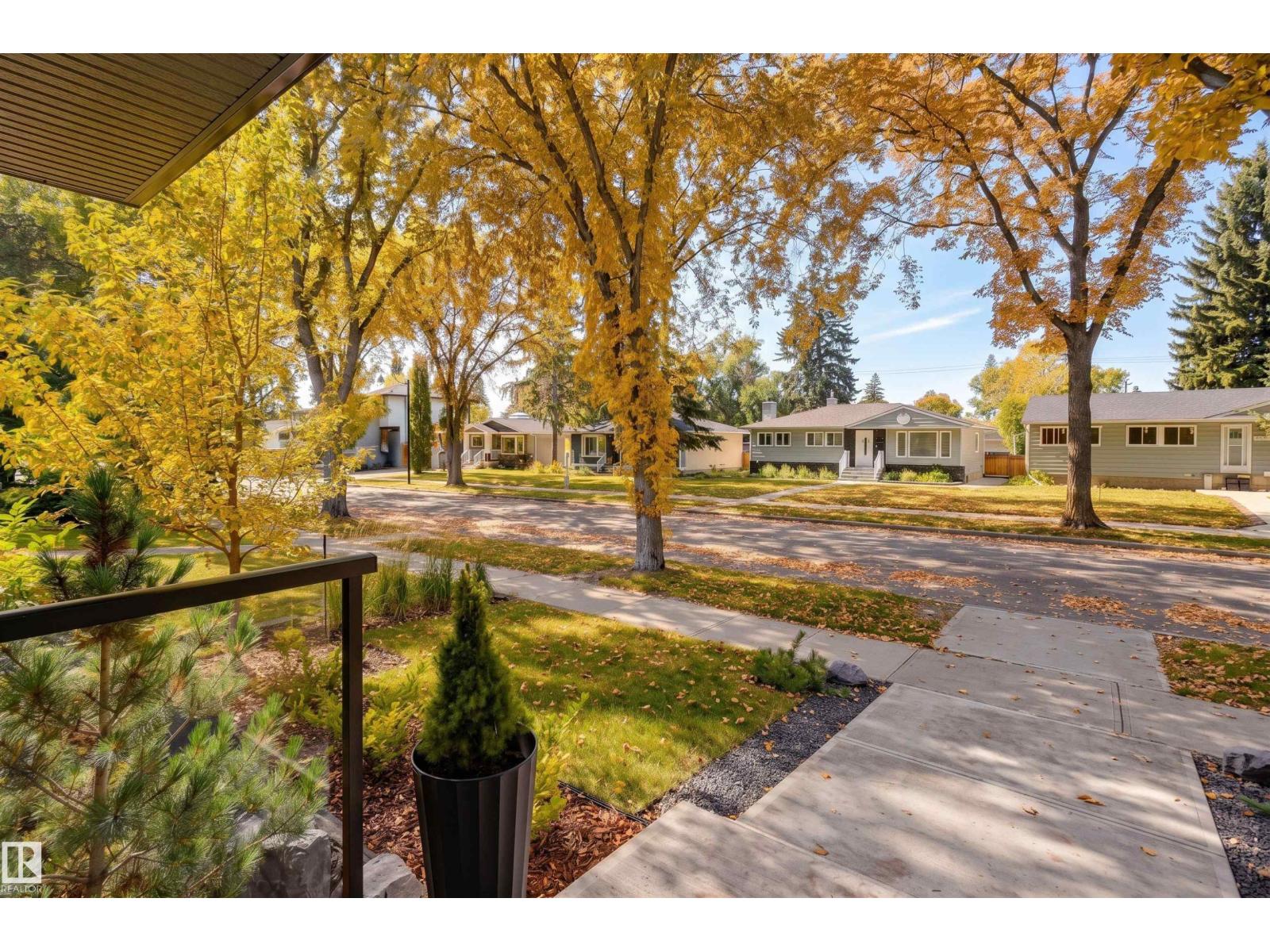 9235 148 St Nw Property Photo 4
