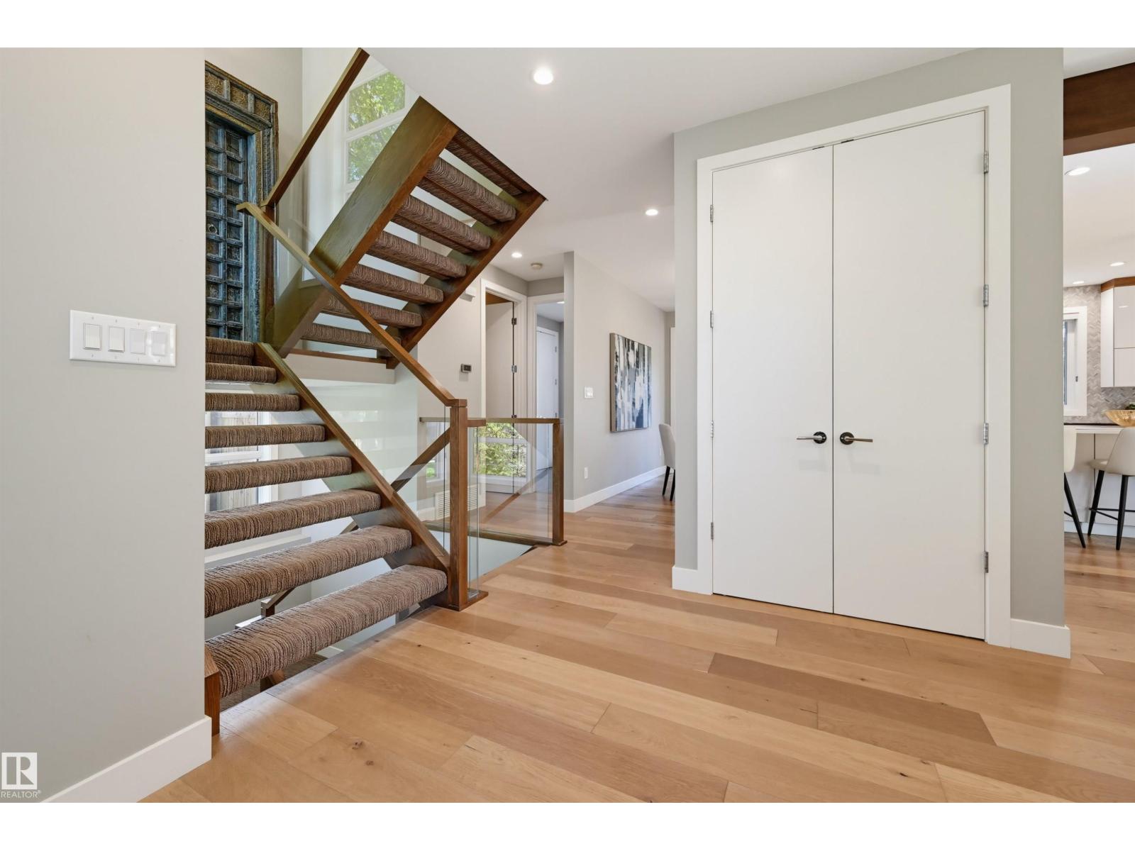 9235 148 St Nw Property Photo 6