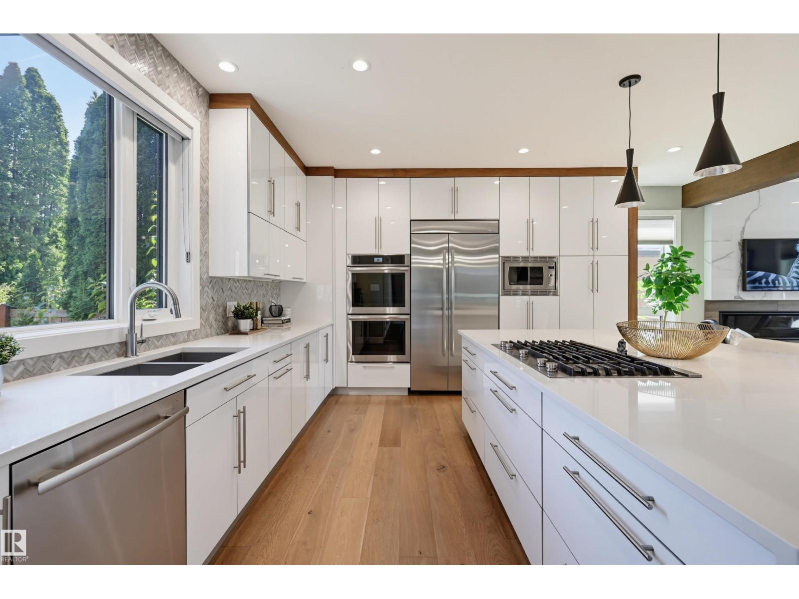 9235 148 St Nw Property Photo 16
