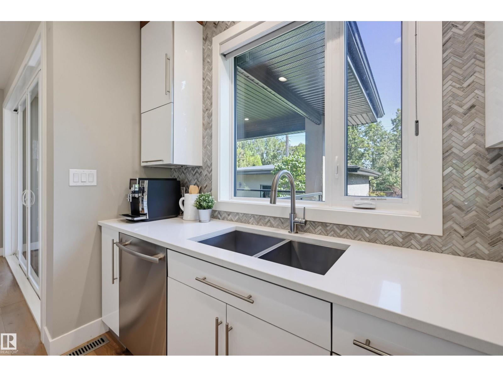 9235 148 St Nw Property Photo 18