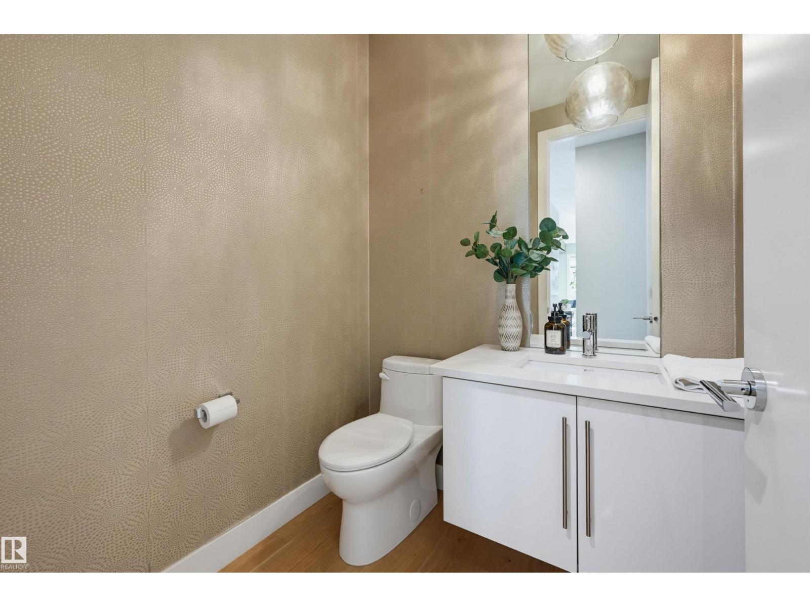 9235 148 St Nw Property Photo 22
