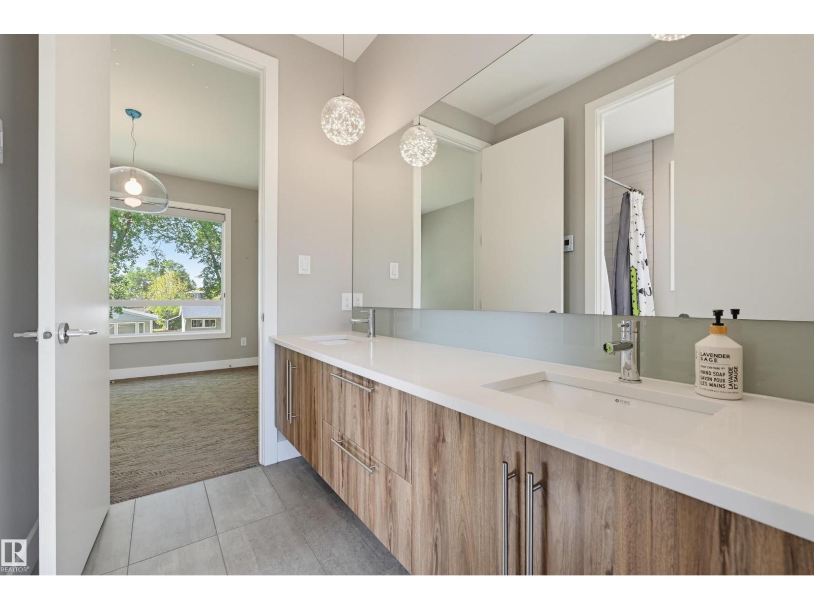 9235 148 St Nw Property Photo 41