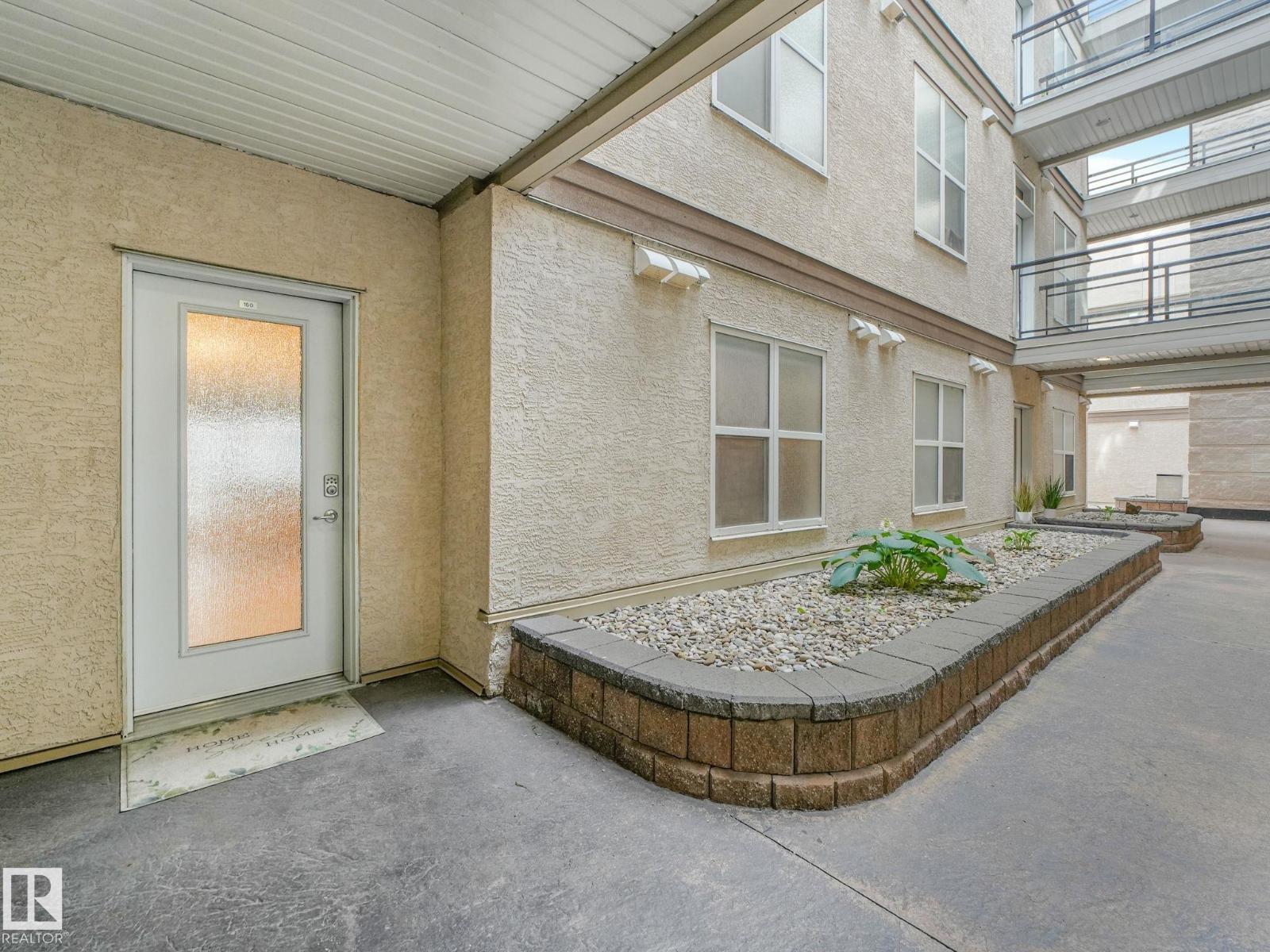 #150 4827 104a St Nw Property Photo 4