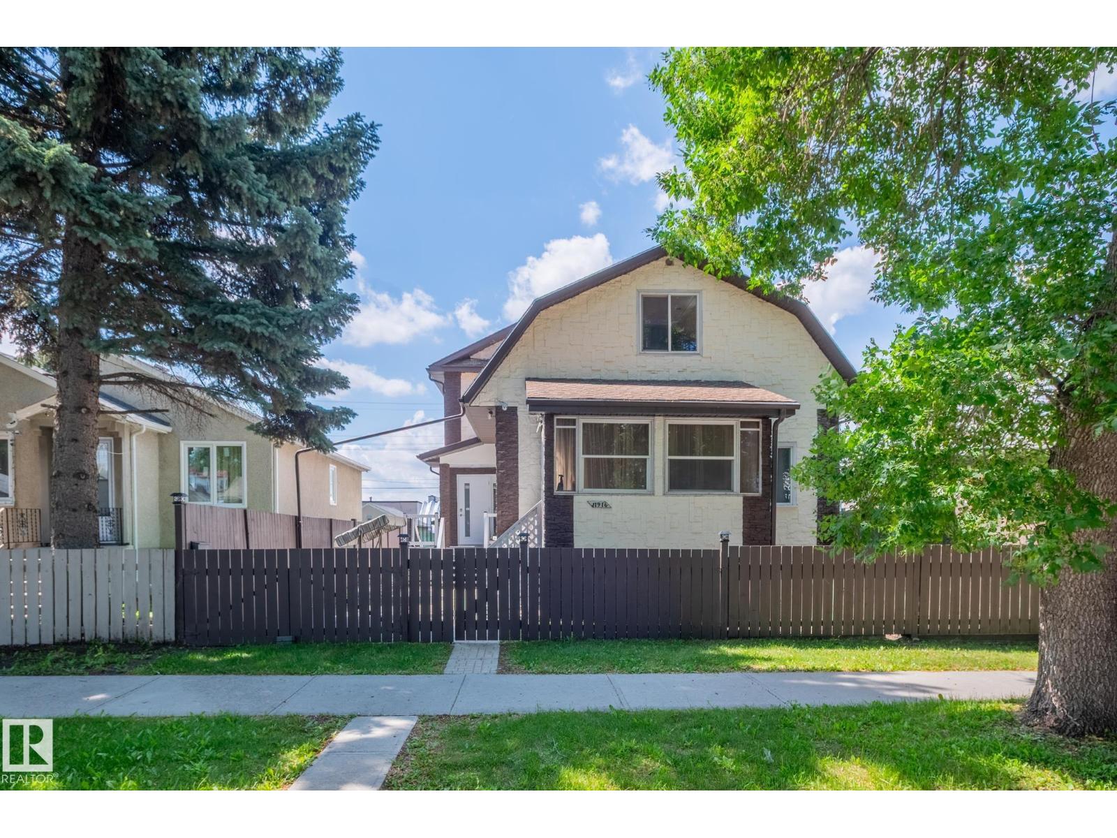 11916 71 ST NW Property Photo 1