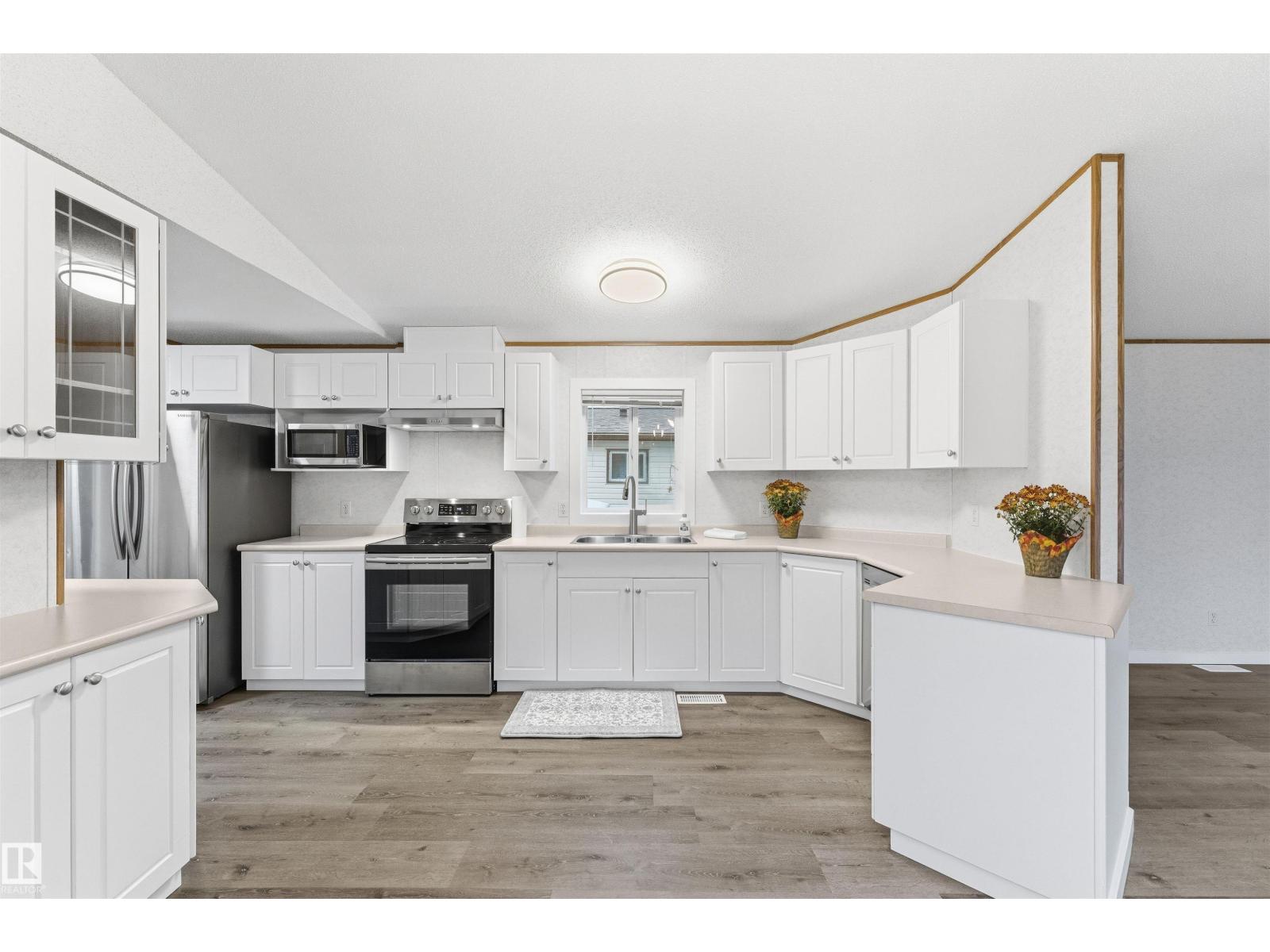 4726 49a St Property Photo 10