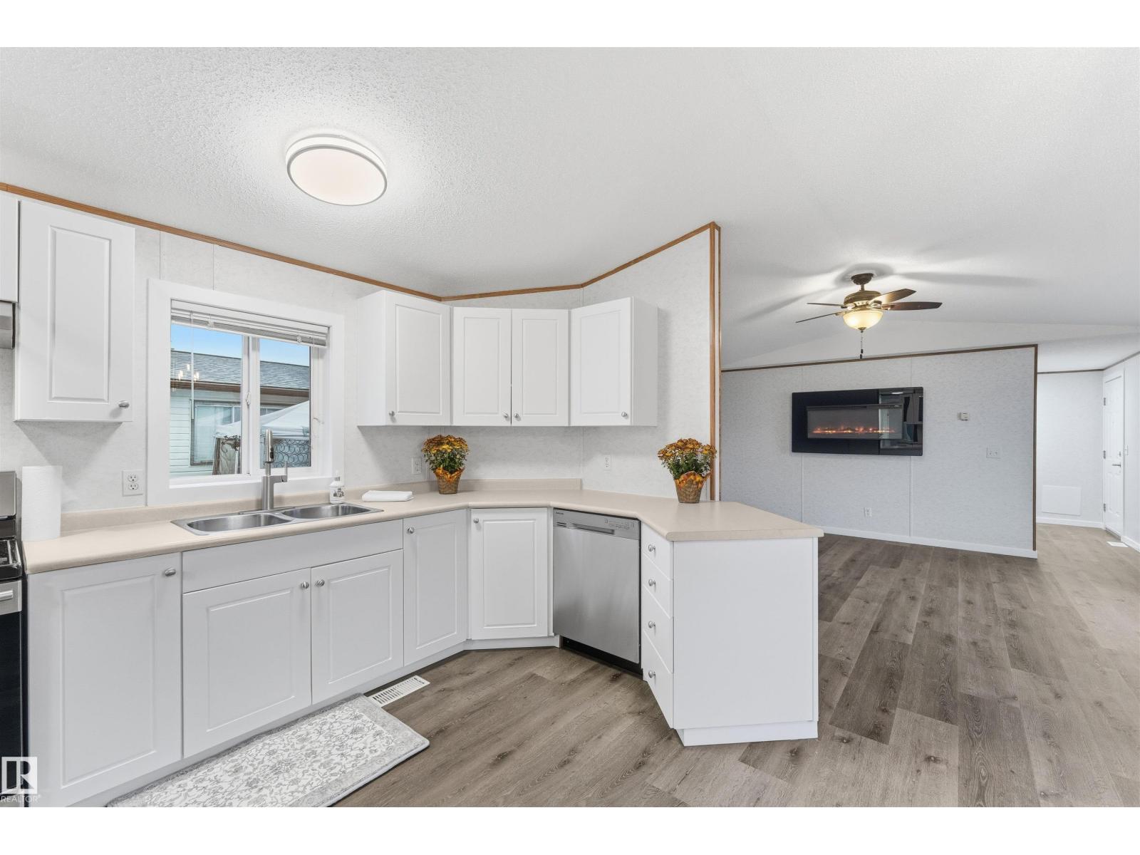 4726 49a St Property Photo 12