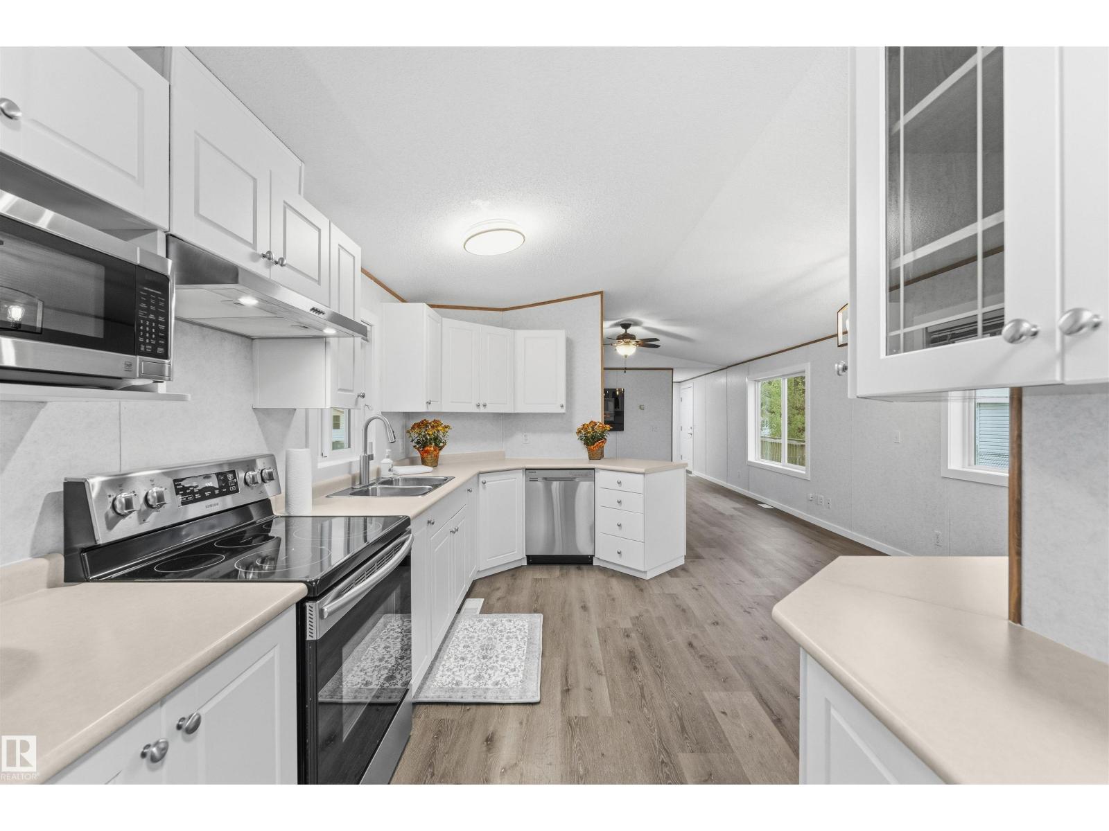 4726 49a St Property Photo 14