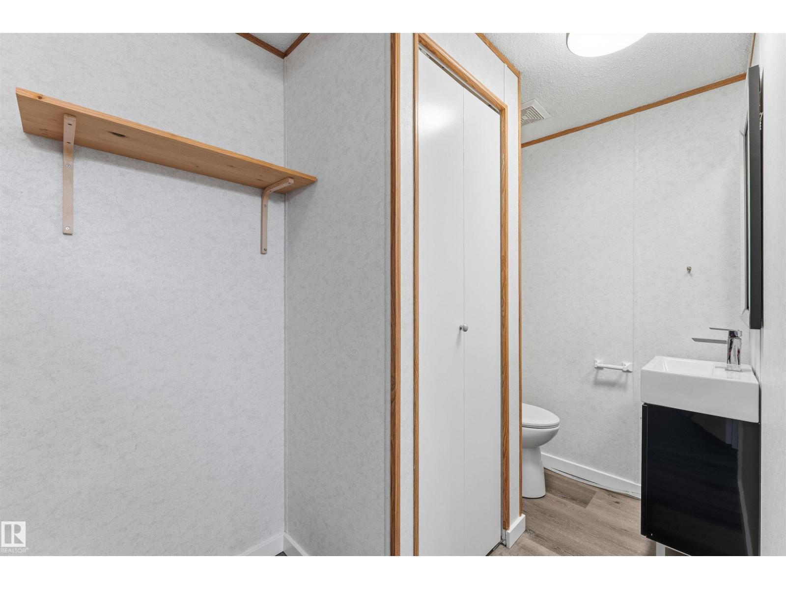 4726 49a St Property Photo 22