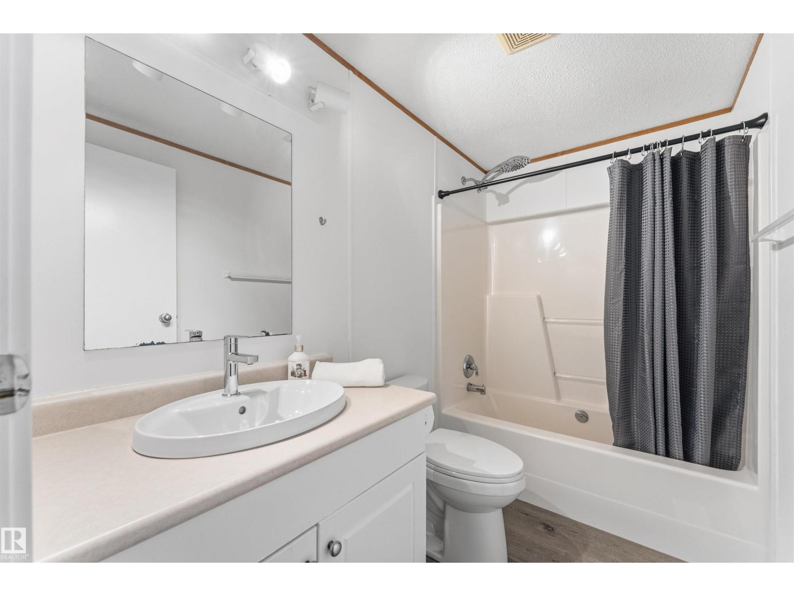 4726 49a St Property Photo 27