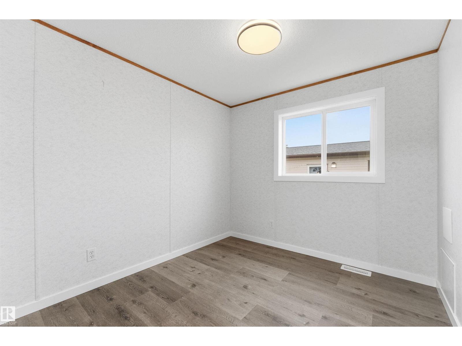 4726 49a St Property Photo 29